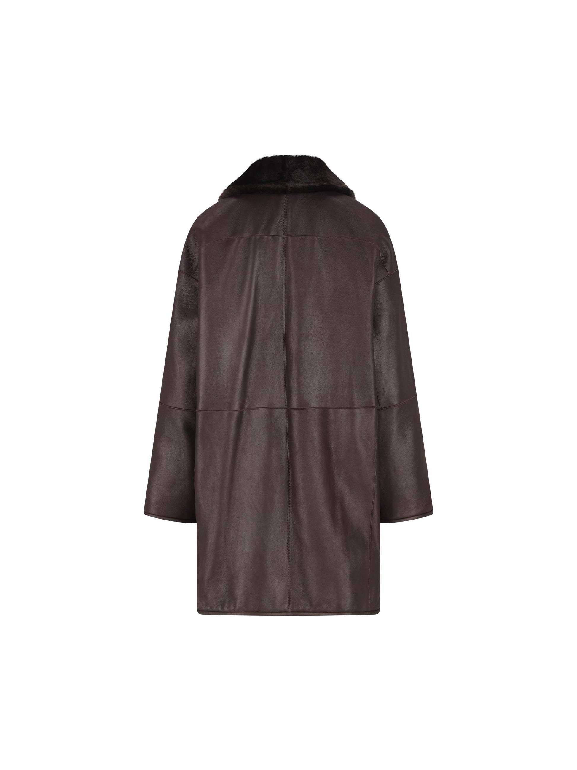 Cappotto realizzato in montone. 2521416015600 002 MAX MARA - ATELIER 