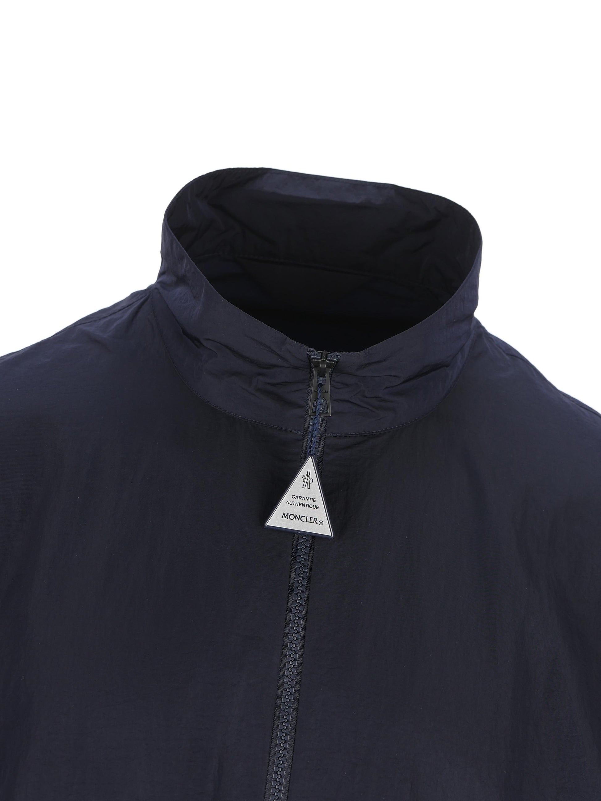Giacca realizzata in poliammide. M1A00113 5995F77B MONCLER 
