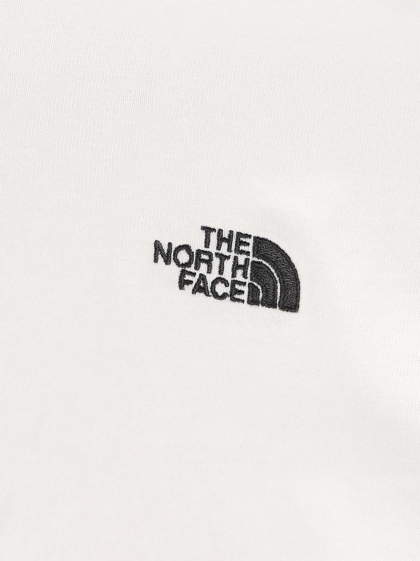 T-Shirt realizzata in cotone. NF0A8EVW FN41 THE NORTH FACE 
