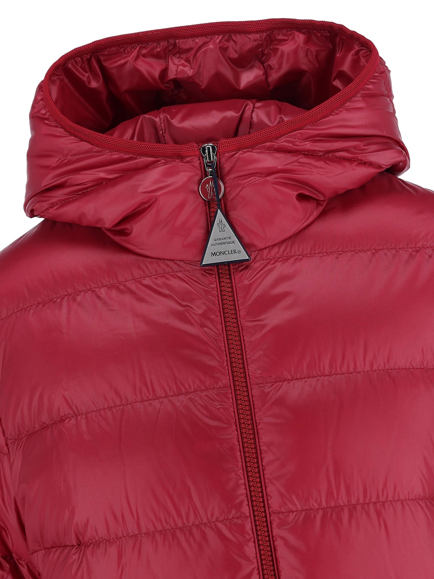 Piumino realizzato in poliammide. W1A00097 597YG566 MONCLER 