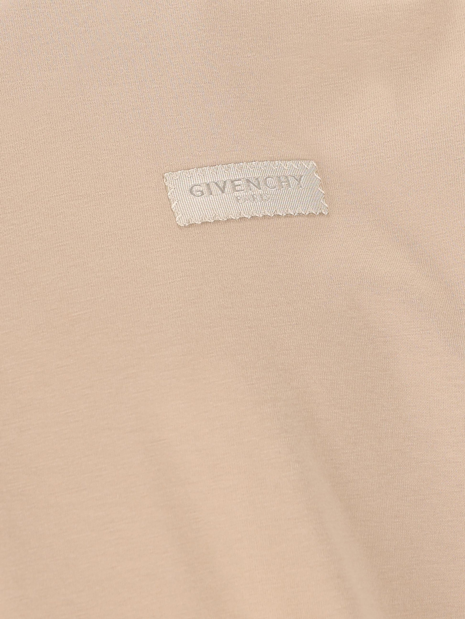 T-Shirt realizzata in cotone. BM71NK3YSJ 250 GIVENCHY 