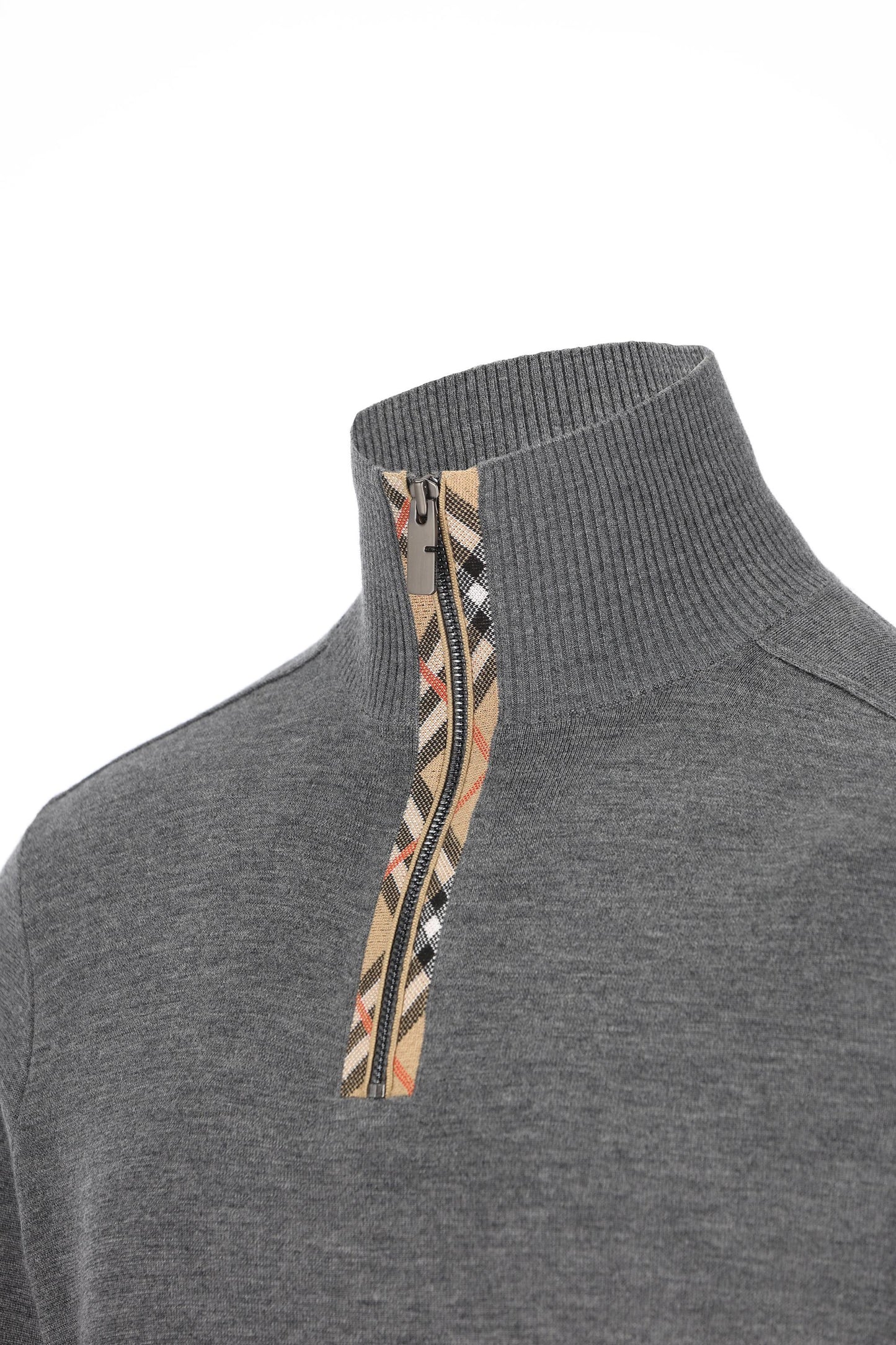 Pullover realizzato in lana. 8118464 A1345 BURBERRY 