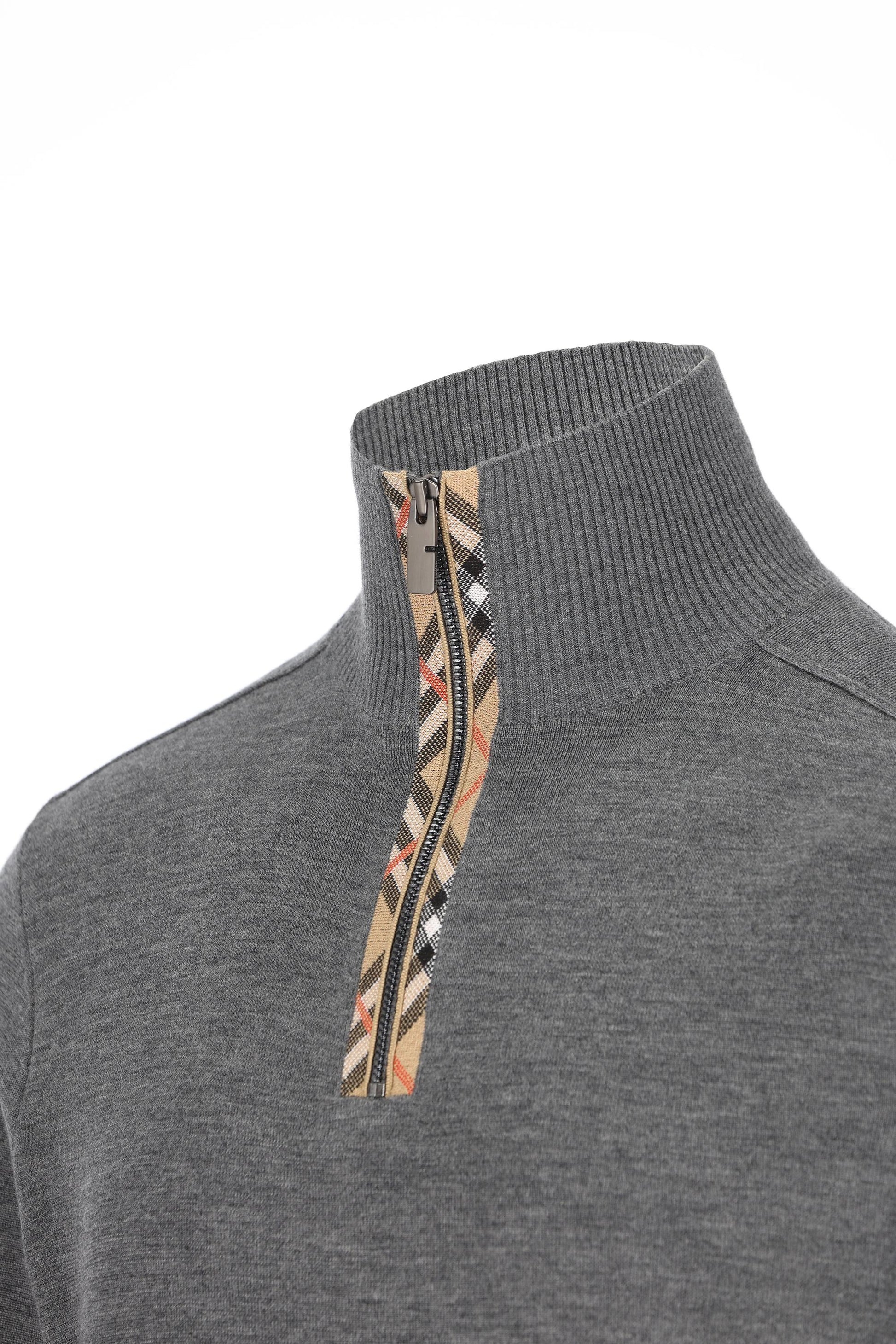 Pullover realizzato in lana. 8118464 A1345 BURBERRY 