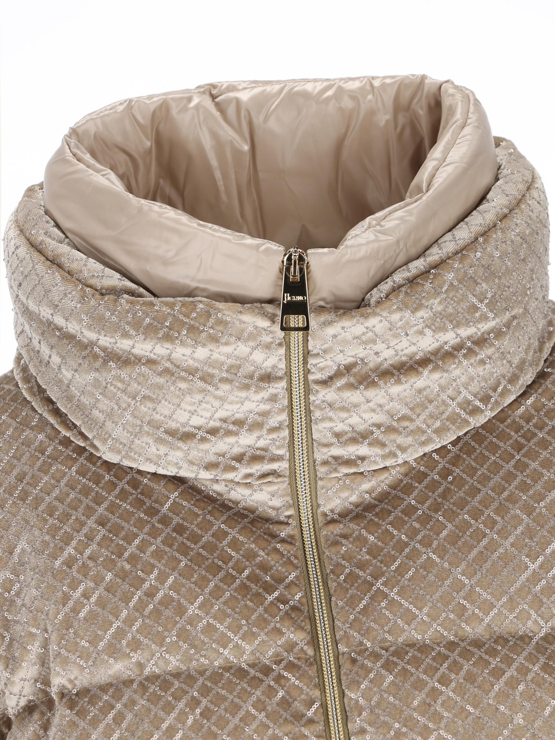 Piumino realizzato in poliestere. PI002161D 127511985 HERNO 