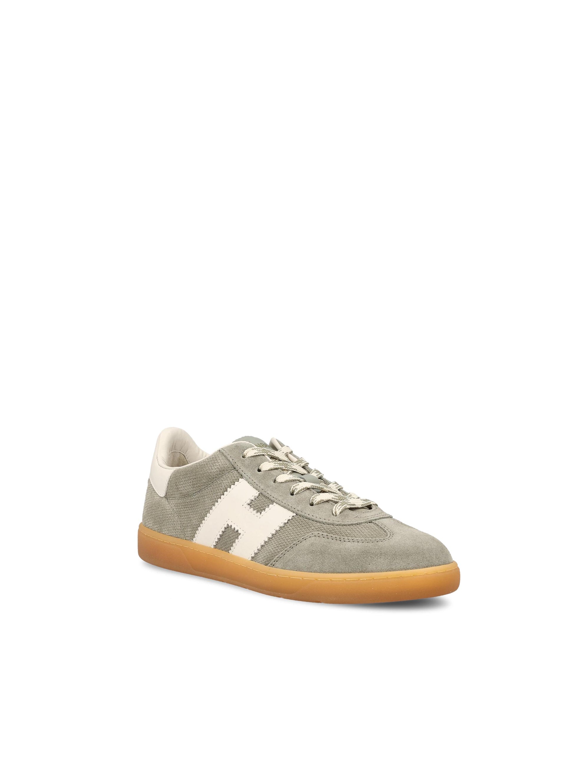 Sneakers realizzate in pelle scamosciata. HXW6470FB60UWX 0RV7 HOGAN 