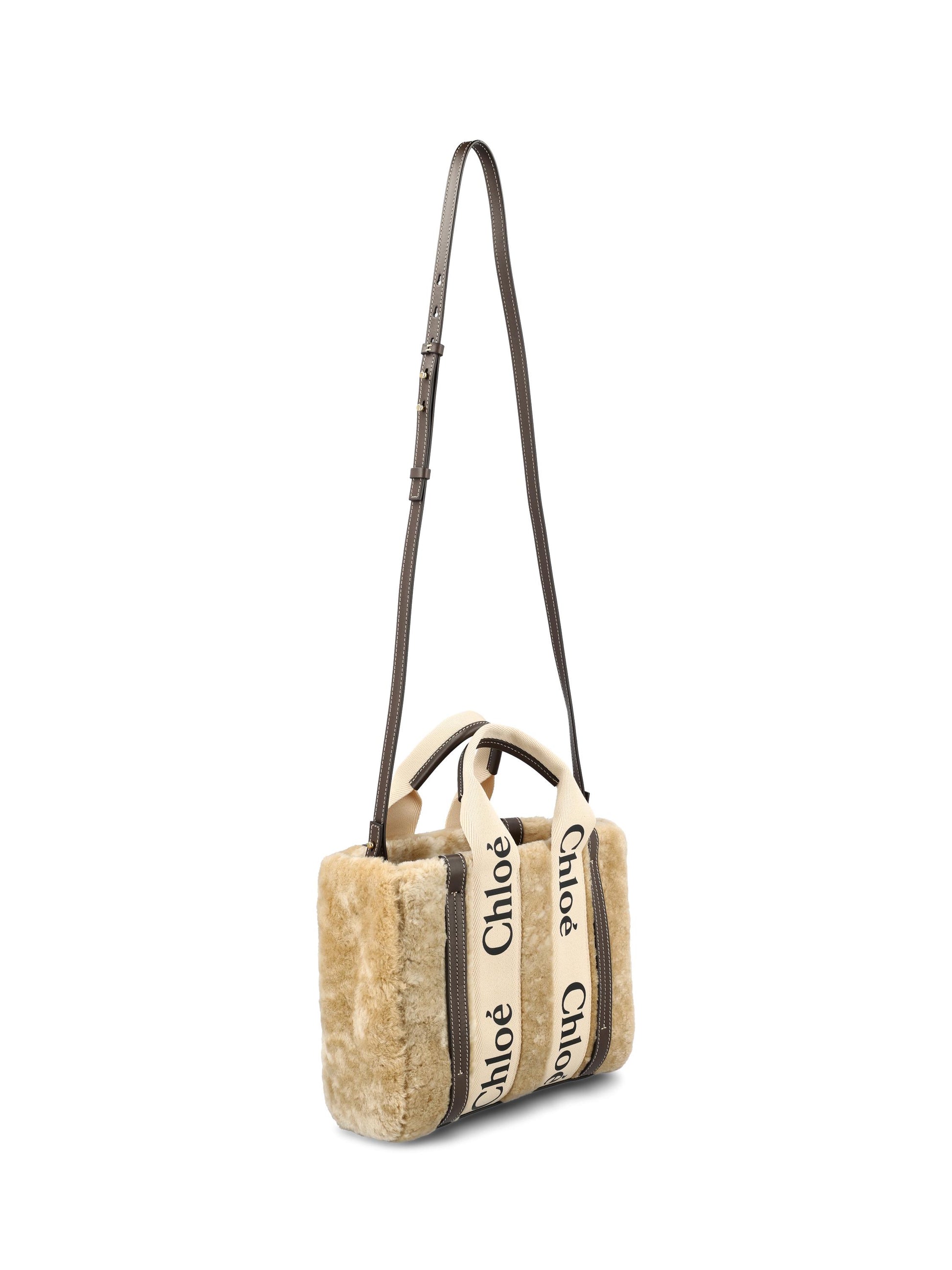 Tote bag realizzata in shearling. CH25WS397Q44 24M CHLOE' 