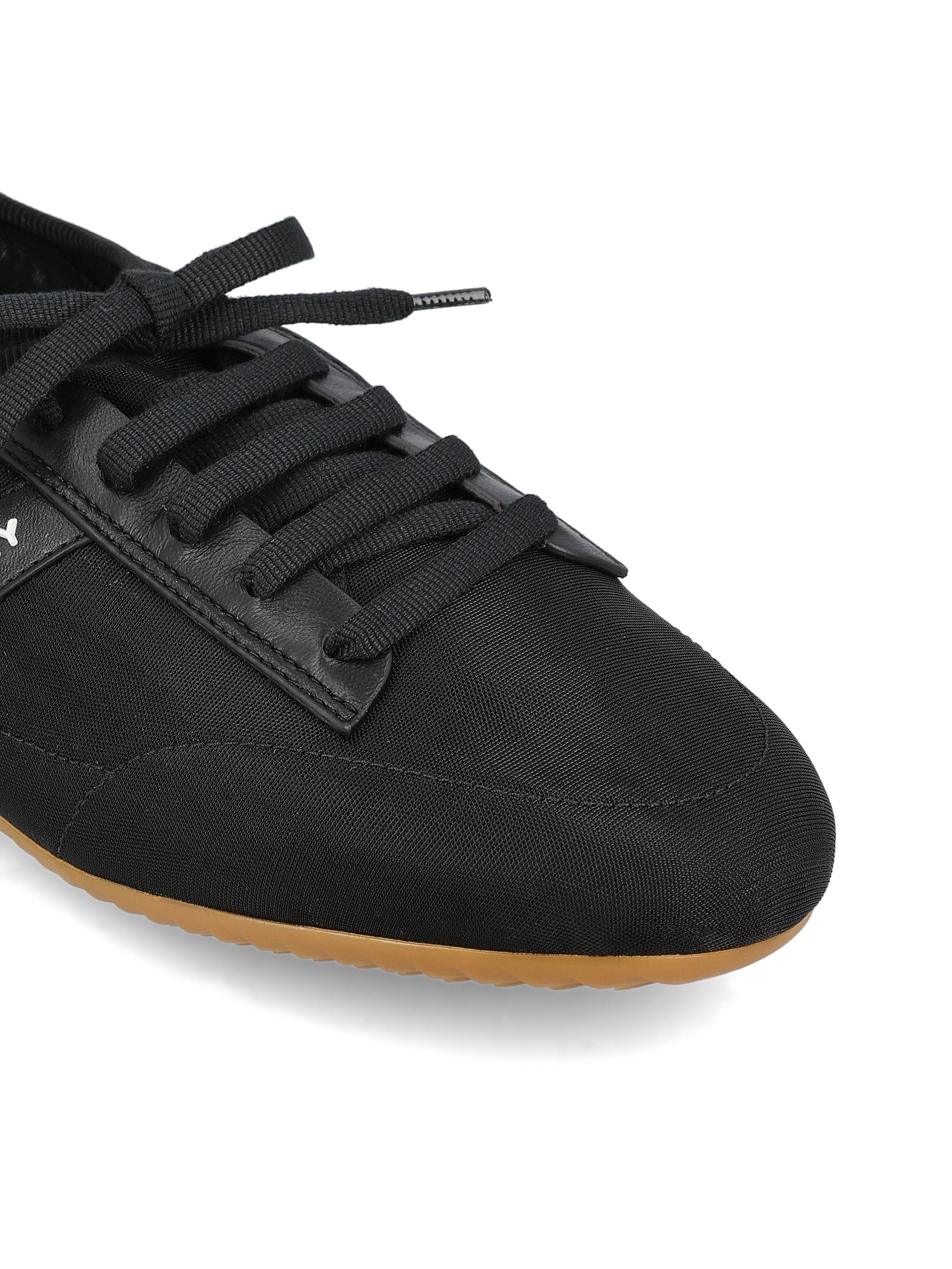 Sneakers realizzate in poliammide. BE004KE2F0 001 GIVENCHY 