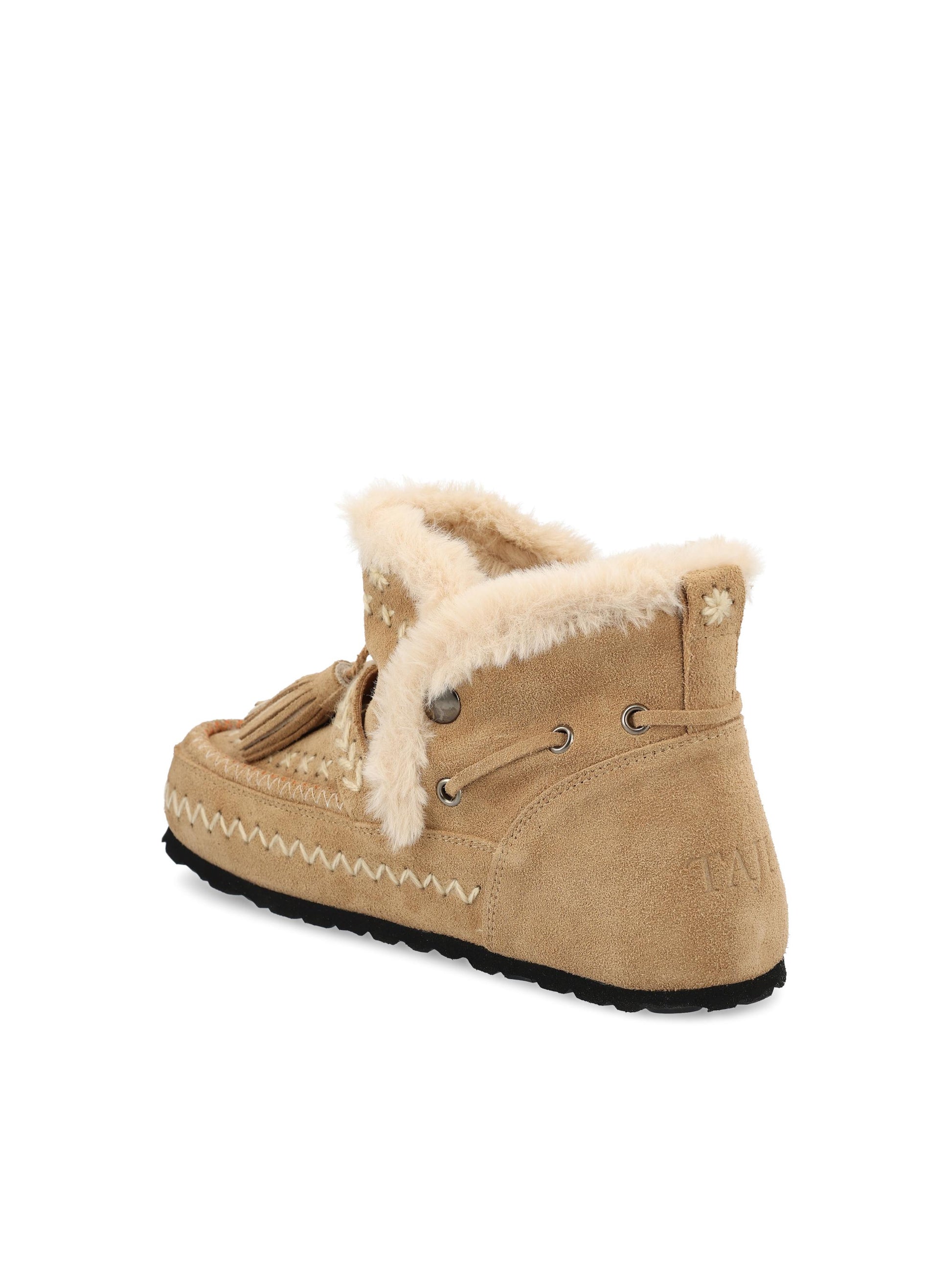 Stivali realizzati in pelle di vitello. KAI ARENA TAJI 