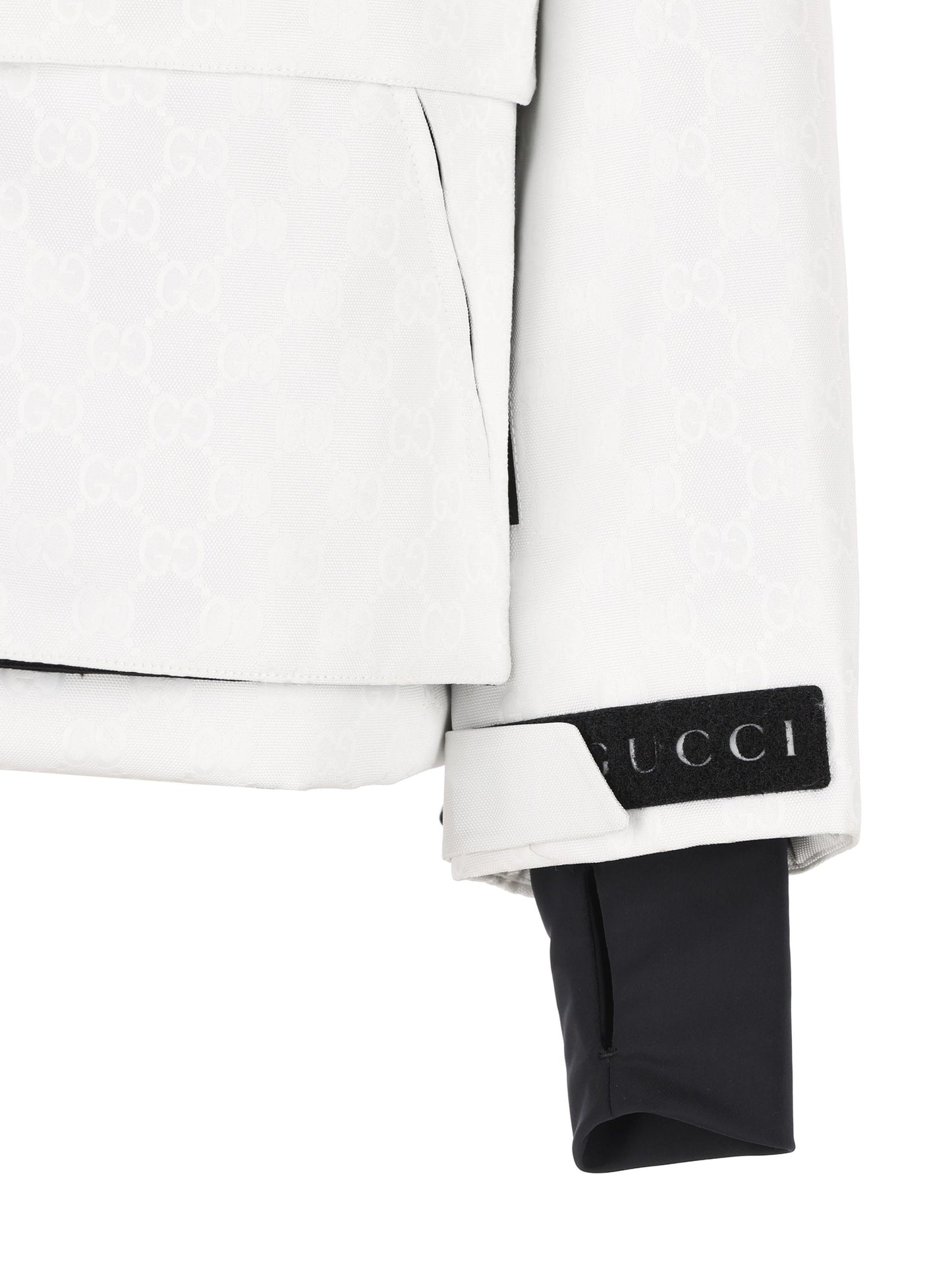 Giacca realizzata in tessuto tecnico. 837764 ZATL79000 GUCCI 