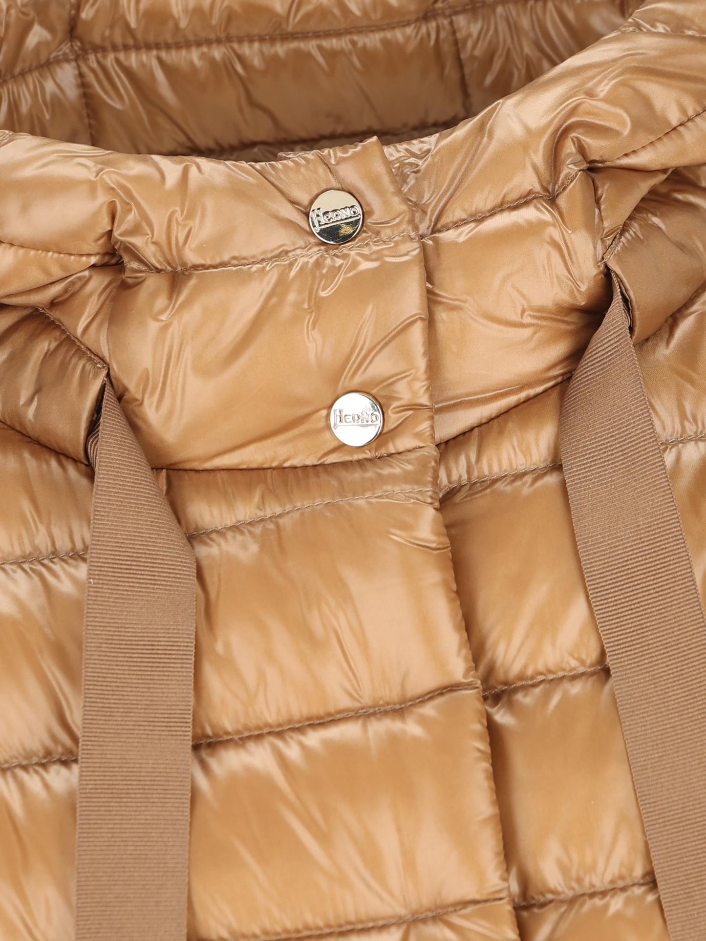 Piumino realizzato in poliammide. PI001994D 12017Z2157 HERNO 