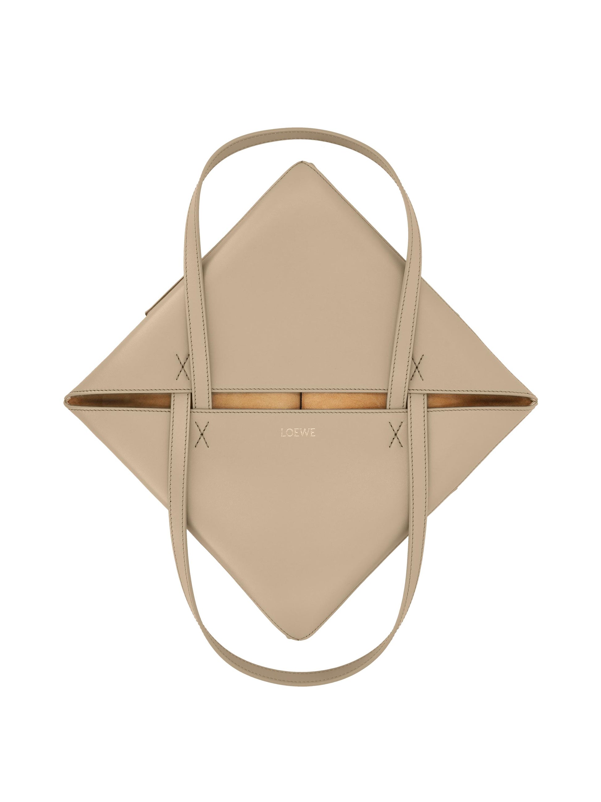 Borsa realizzata in pelle. A657G50X01 2150 LOEWE 