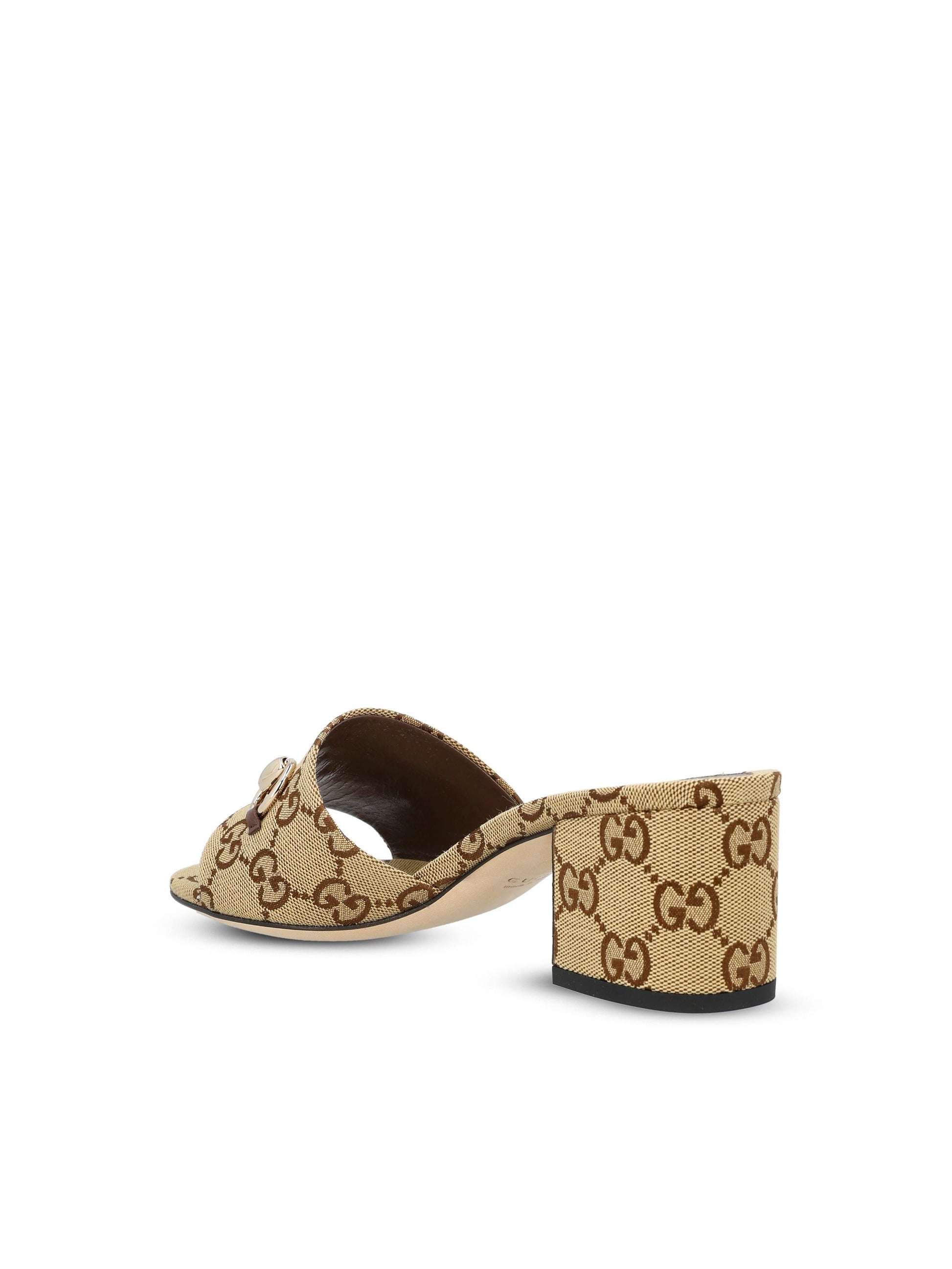 Sandalo slider realizzato in tessuto GG. 854882 9SF102544 GUCCI 
