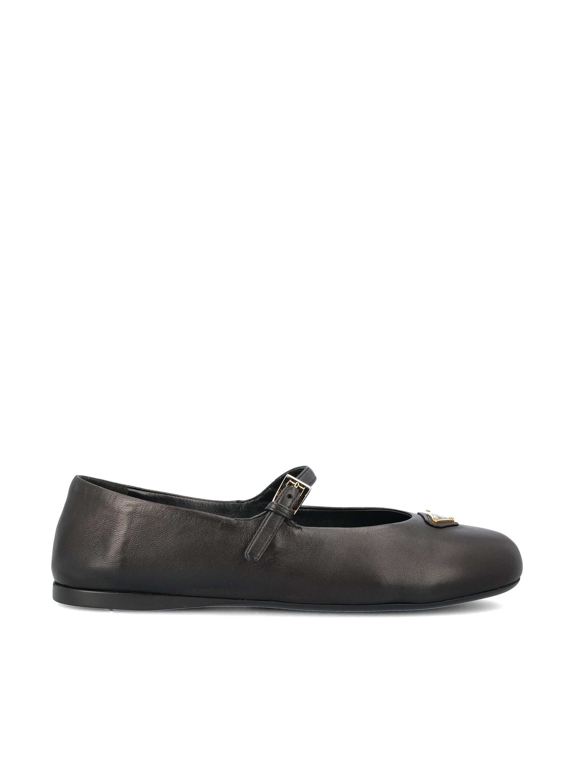 Ballerine realizzate in pelle di agnello. 1F793N 038F0002 PRADA 