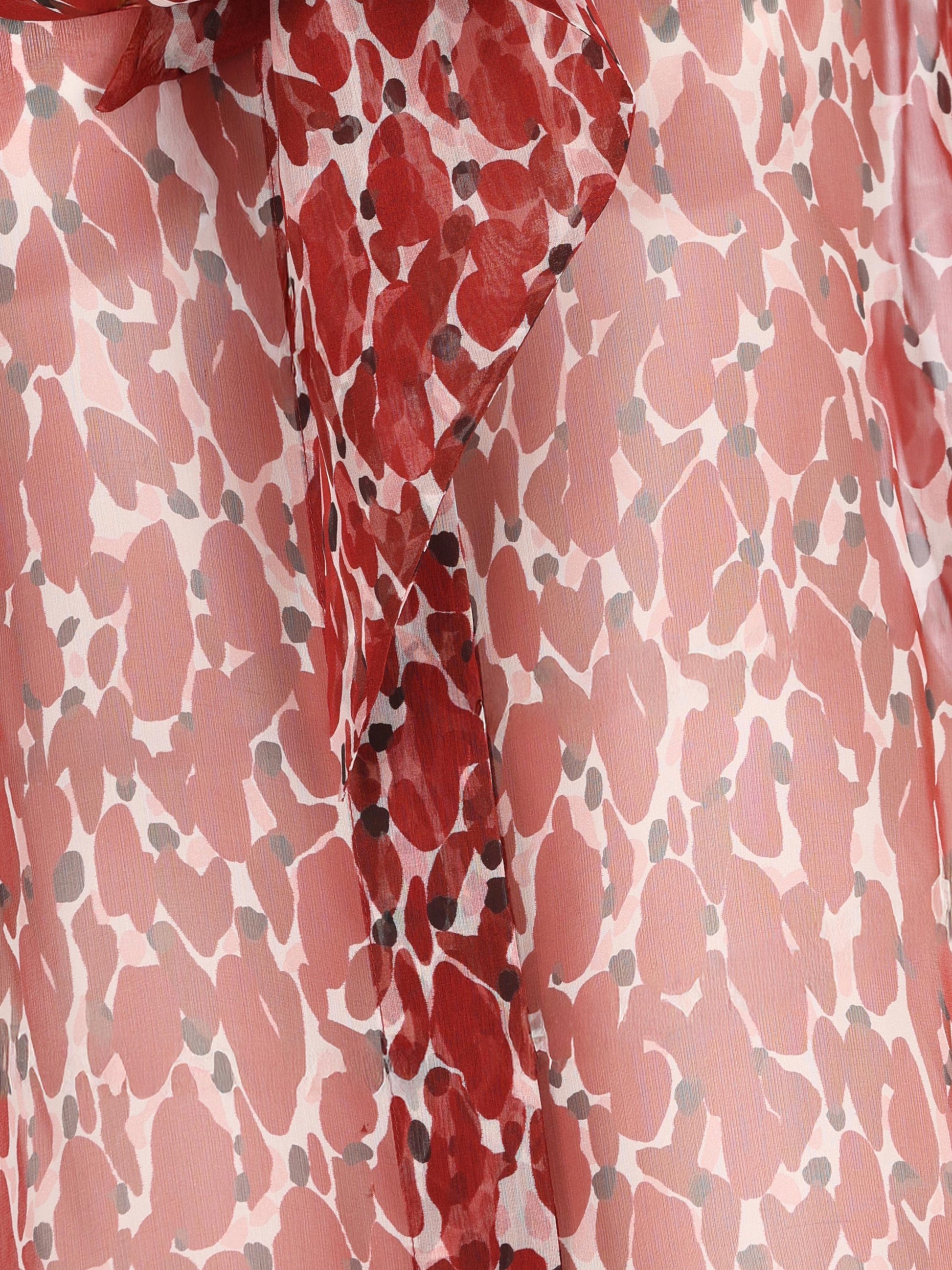 Camicia realizzata in seta. 842861 Y4J359477 SAINT LAURENT 