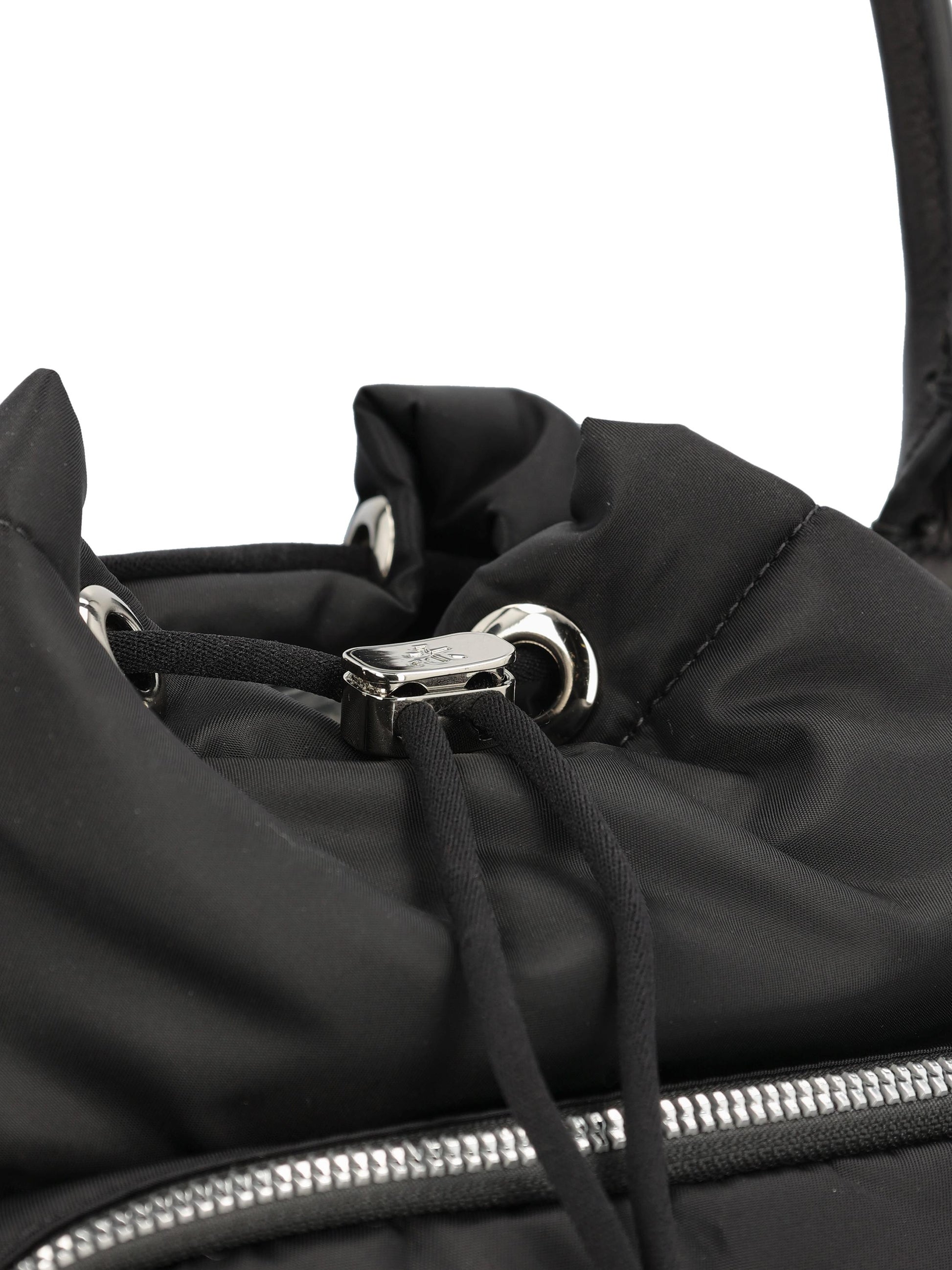 Borsa realizzata in nylon. MIA 2135 PREMIATA 