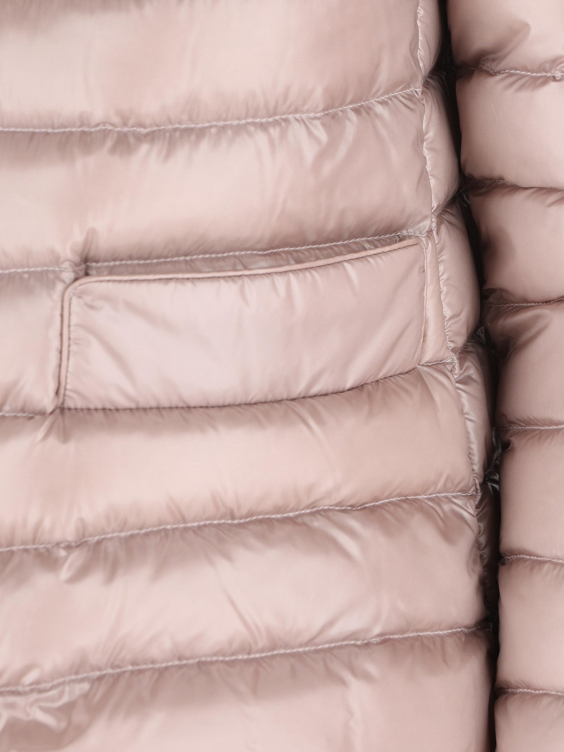 Piumino realizzato in poliammide. PI002201D 12017Z4035 HERNO 