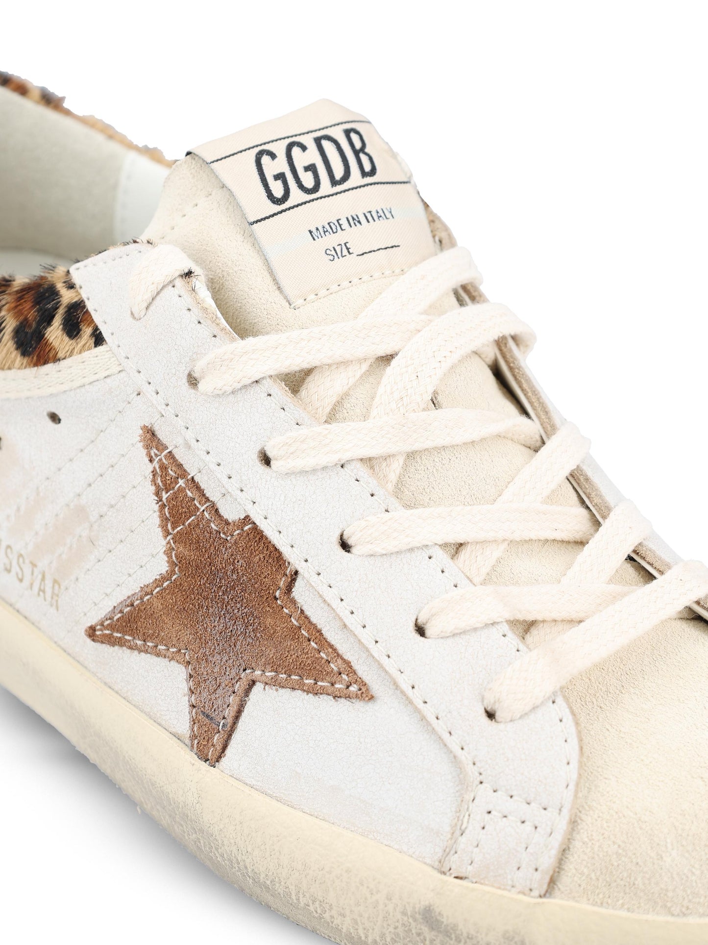 Sneakers realizzate in pelle di vitello. GWF01042 F00816783260 GOLDEN GOOSE 