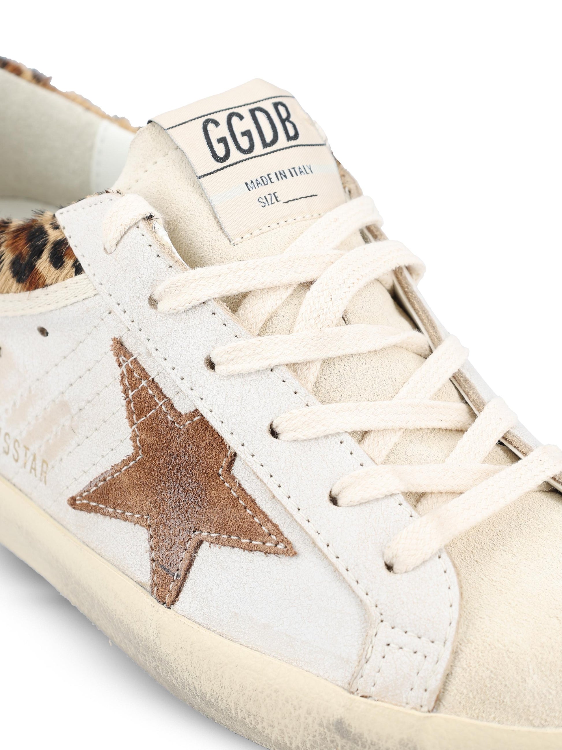 Sneakers realizzate in pelle di vitello. GWF01042 F00816783260 GOLDEN GOOSE 