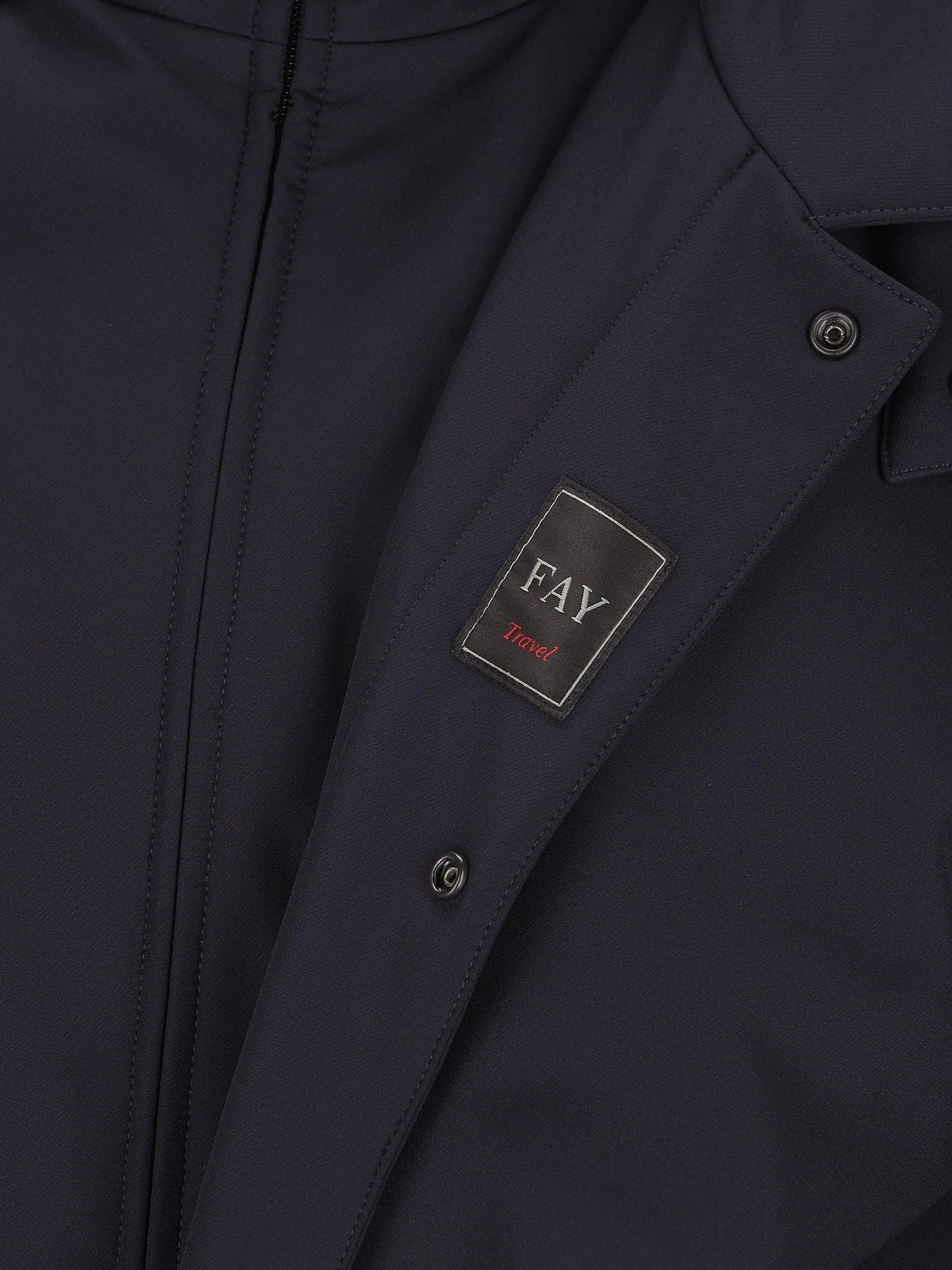 Giacca realizzata in poliammide. NAM6151037JXRF U807 FAY 