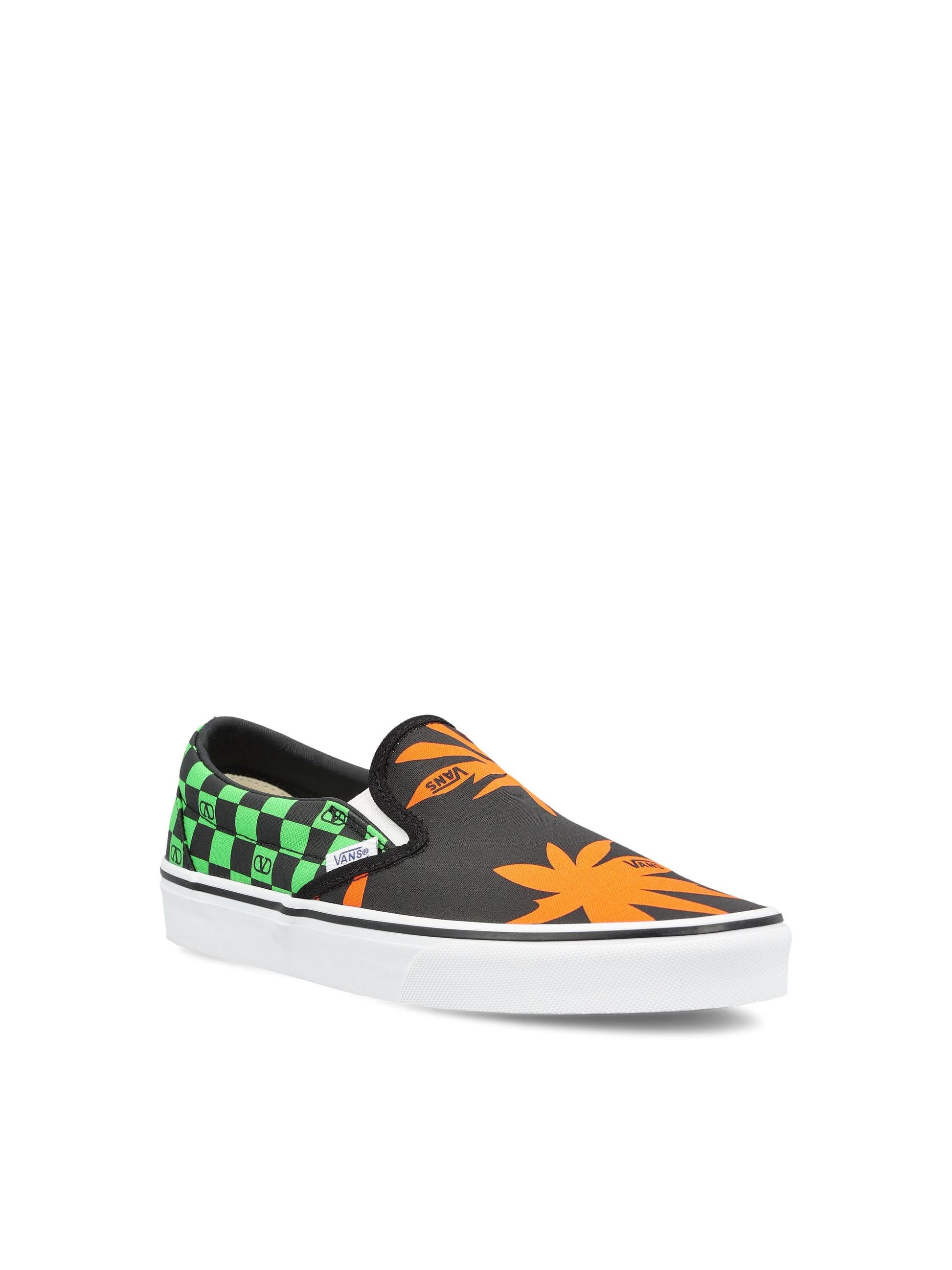 Sneakers realizzate in tessuto. 8W2S0NY9XWF BAL VALENTINO GARAVANI 