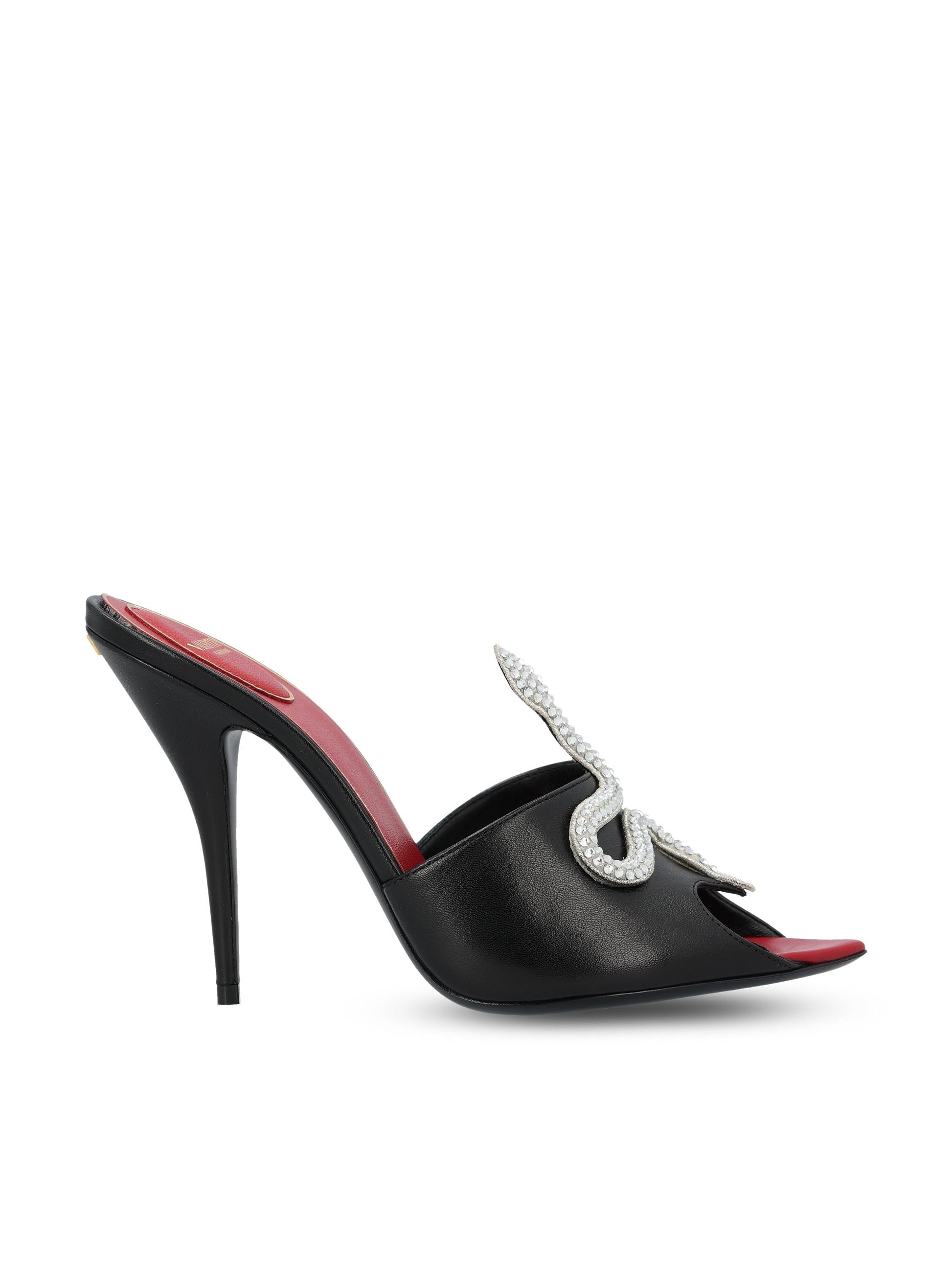 Sandali realizzati in pelle di capretto. 8W0S0PD7HIZ EDM VALENTINO GARAVANI 