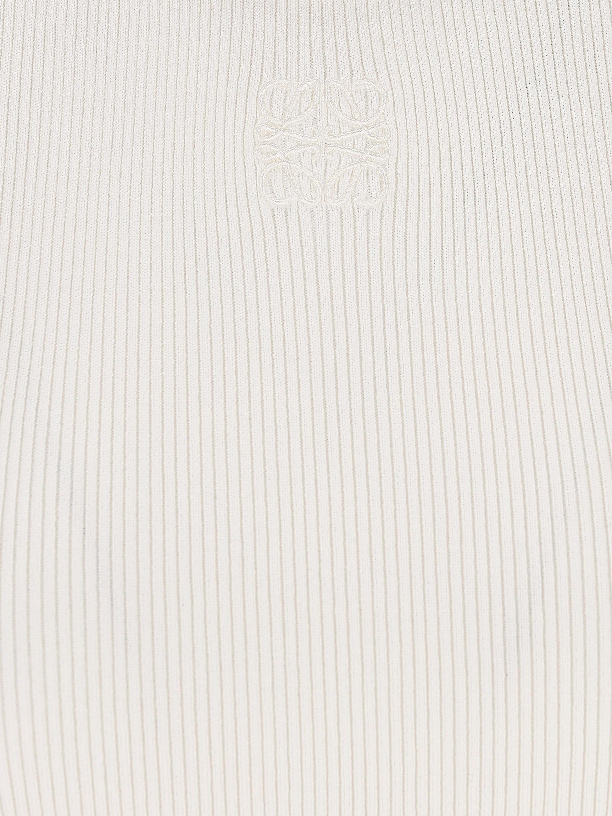 Top realizzato in viscosa e poliestere. S359Y55K51 2100 LOEWE 