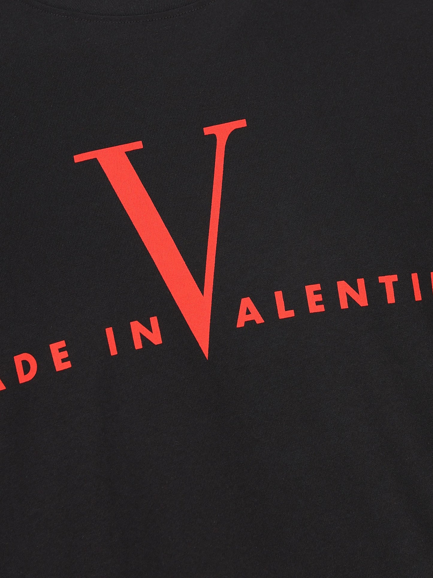 T-Shirt realizzata in cotone. 8V3MG16PBAQ 0NR VALENTINO GARAVANI 