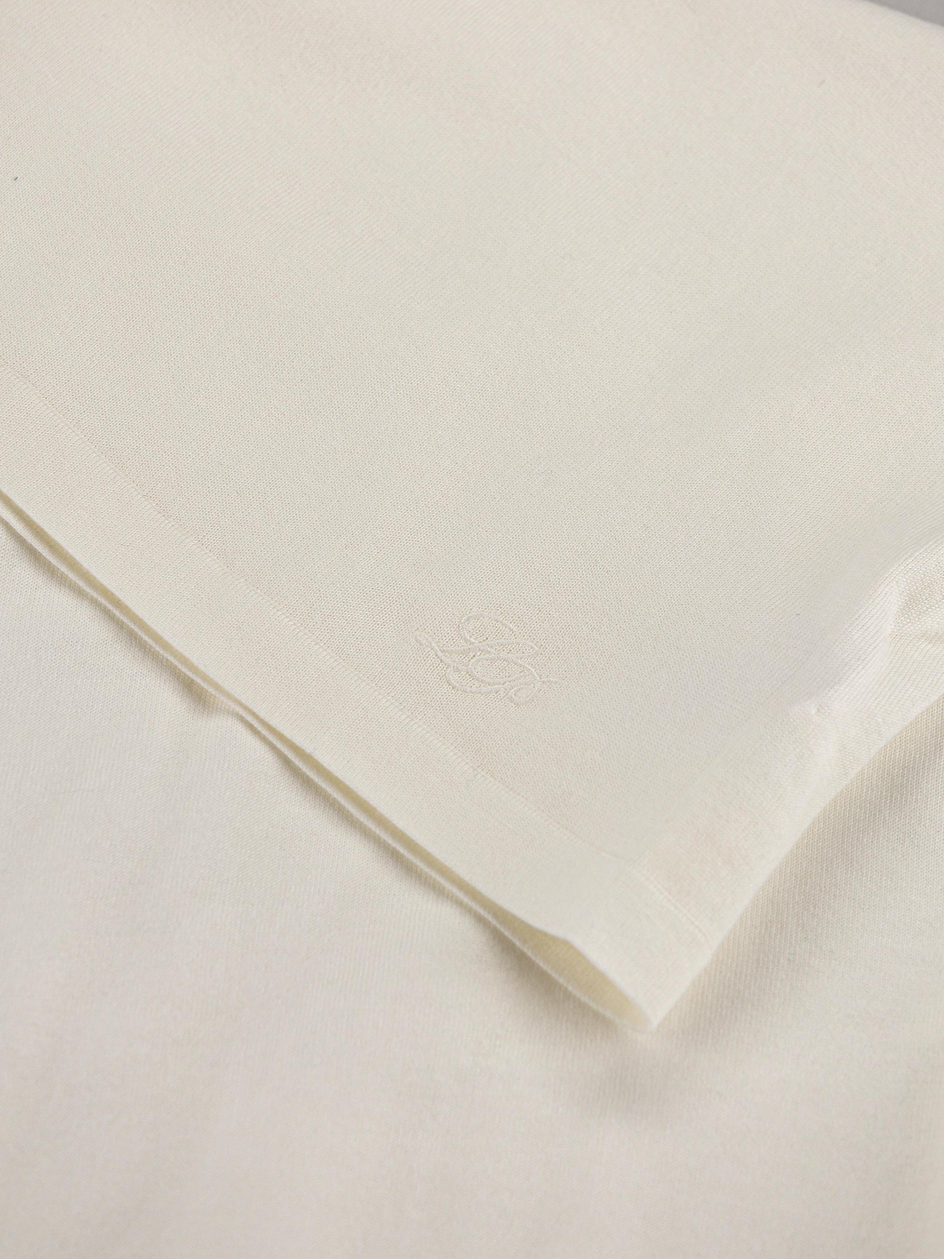 Maglia realizzata in cotone. FAM7984 1000 LORO PIANA 