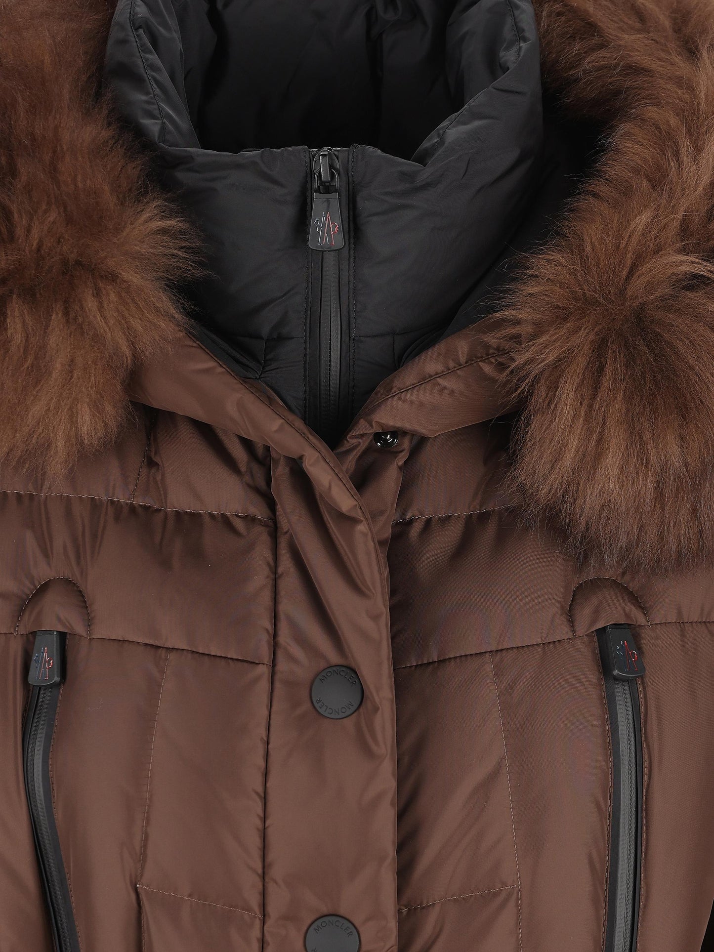 Piumino realizzato in nylon. W1A00066 5399E261 MONCLER GRENOBLE 