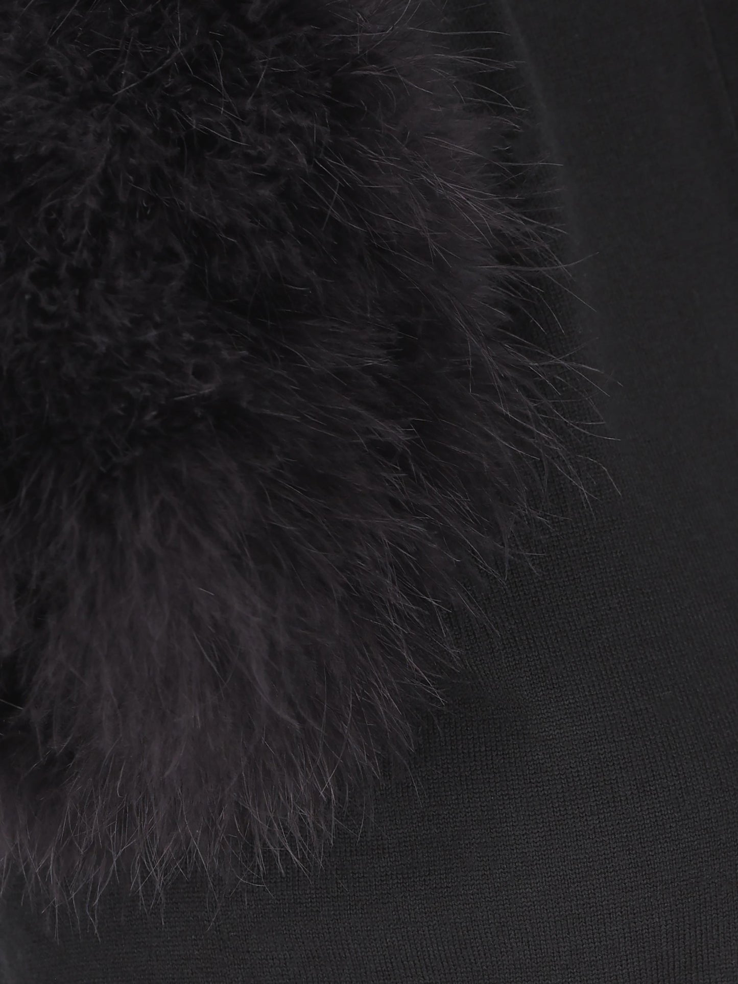 Cardigan realizzato in lana vergine. 8B3K400ZA5G 0NO VALENTINO GARAVANI 