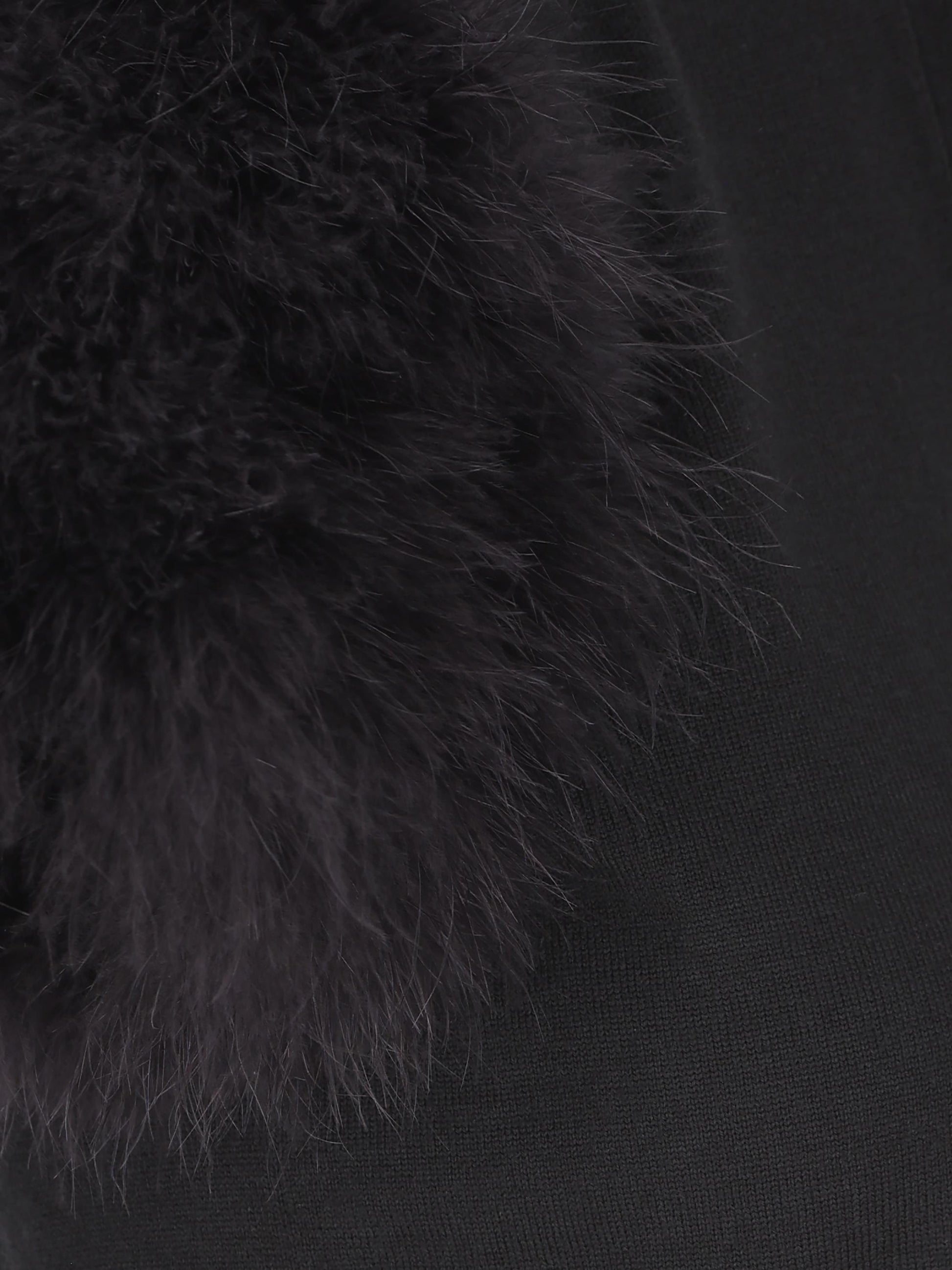 Cardigan realizzato in lana vergine. 8B3K400ZA5G 0NO VALENTINO GARAVANI 