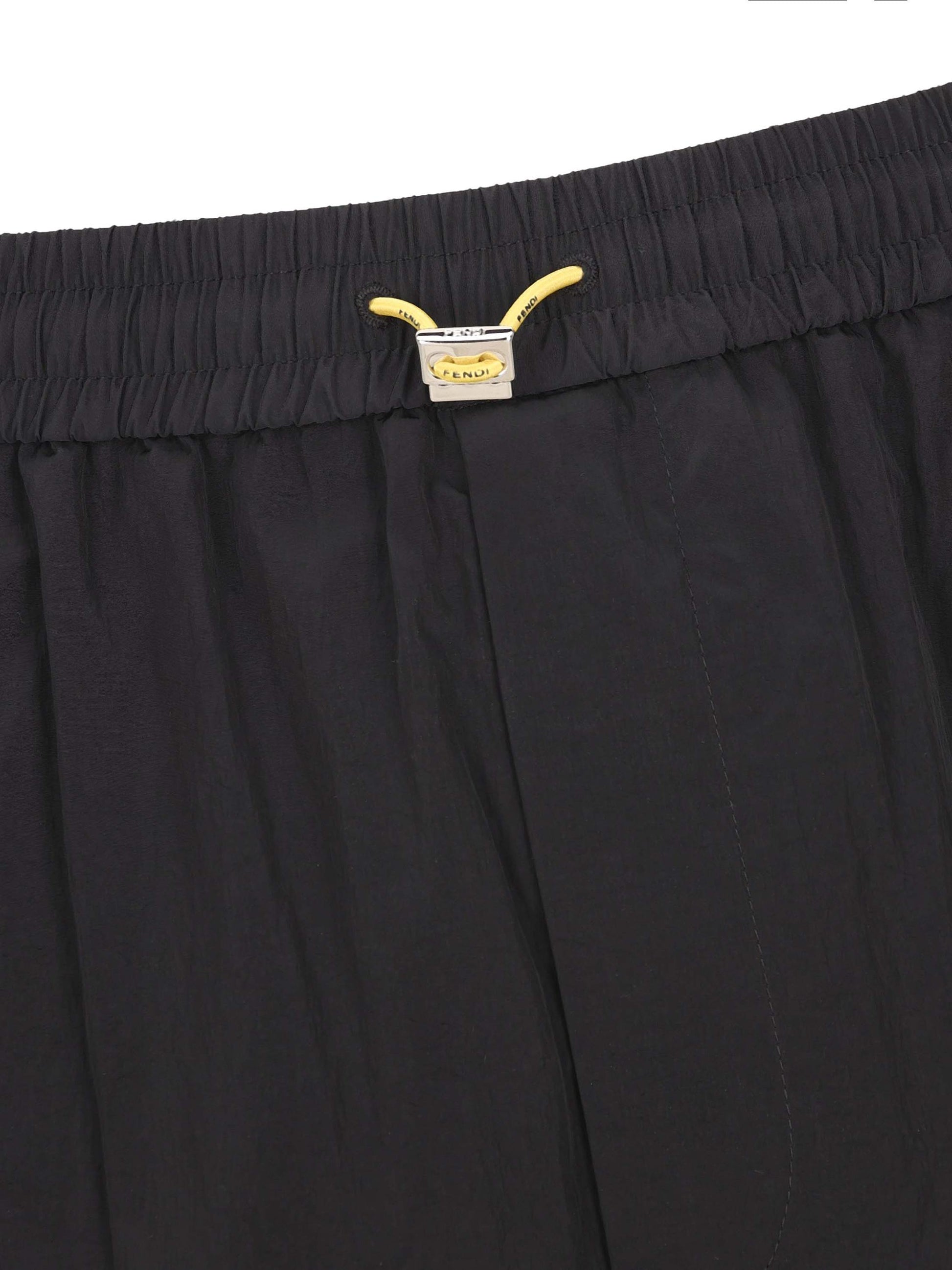 Pantaloni cargo realizzati in poliammide. FB1116 AYU9F0QA1 FENDI 