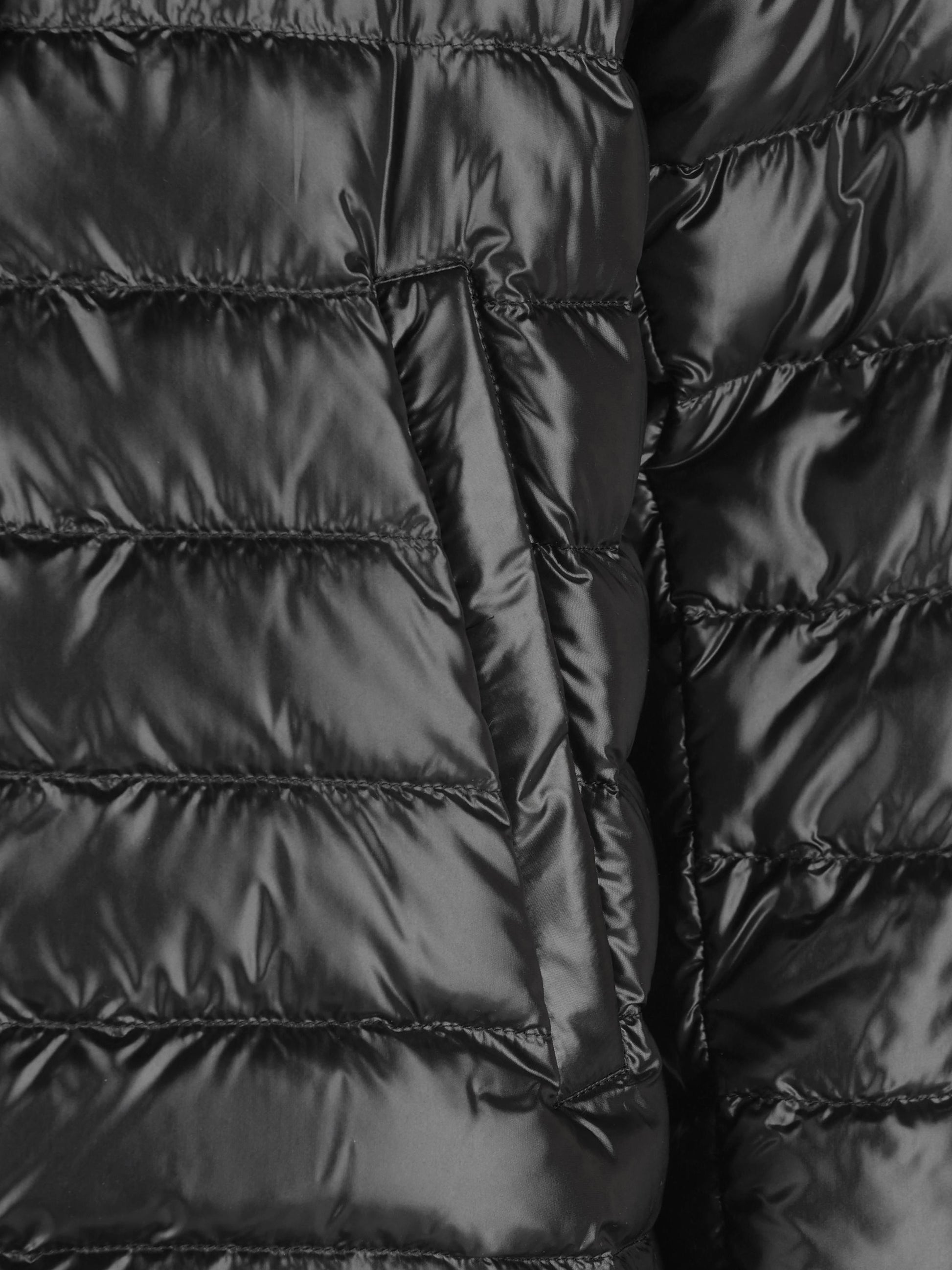 Piumino realizzato in poliammide. PI001994D 12017Z9300 HERNO 