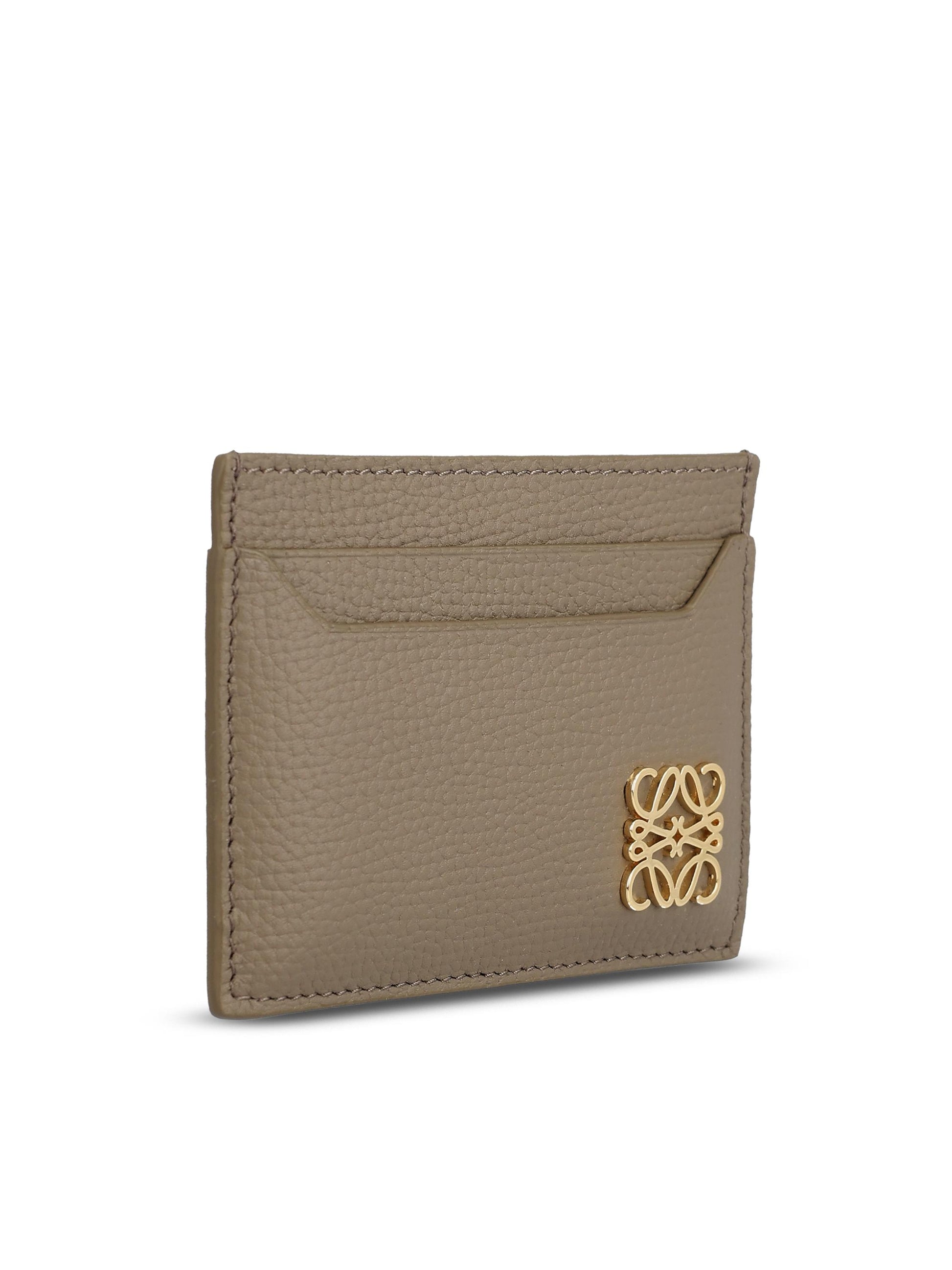 Portacarte realizzato in pelle di vitello. C821075X09 3170 LOEWE 