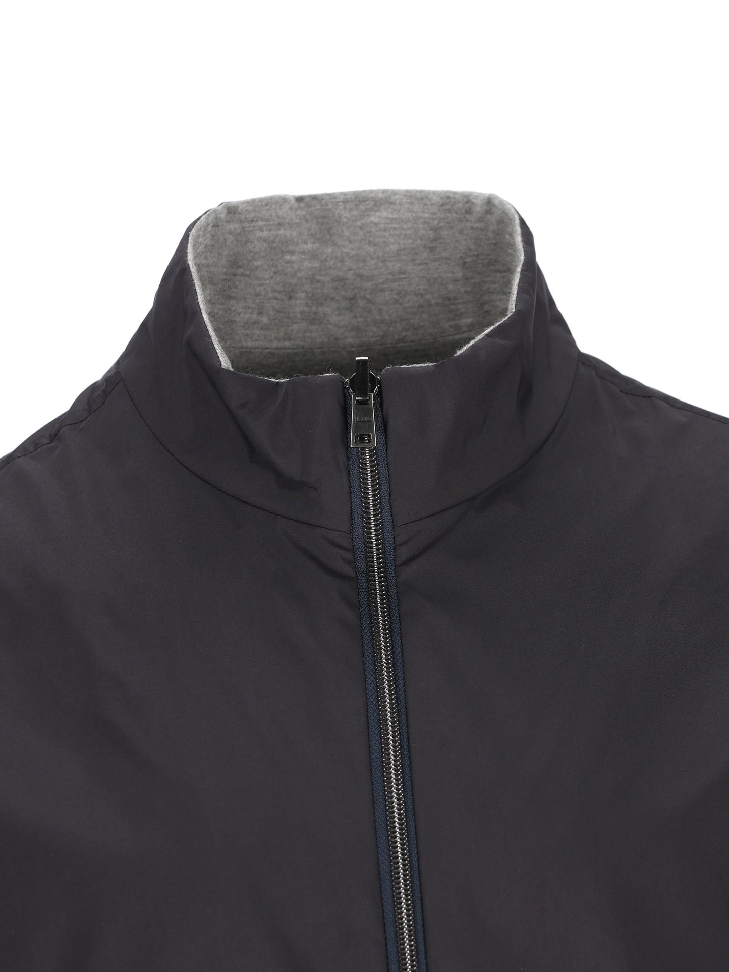 Giacca realizzata in poliestere. GI000520U 13220ZR9200 HERNO 