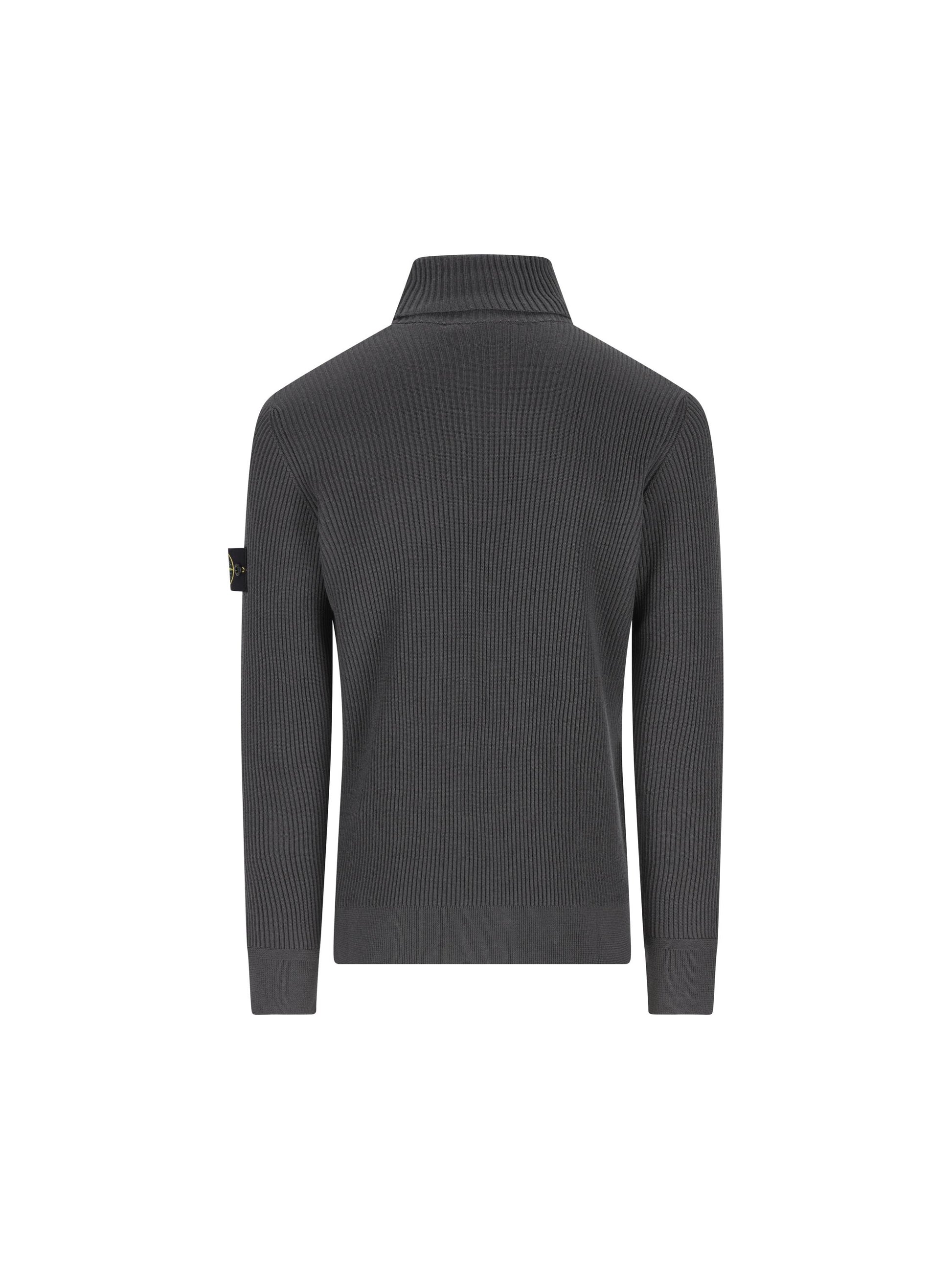 Maglione dolcevita finemente rifinito a costine 5100052 S00C2V0062 STONE ISLAND 