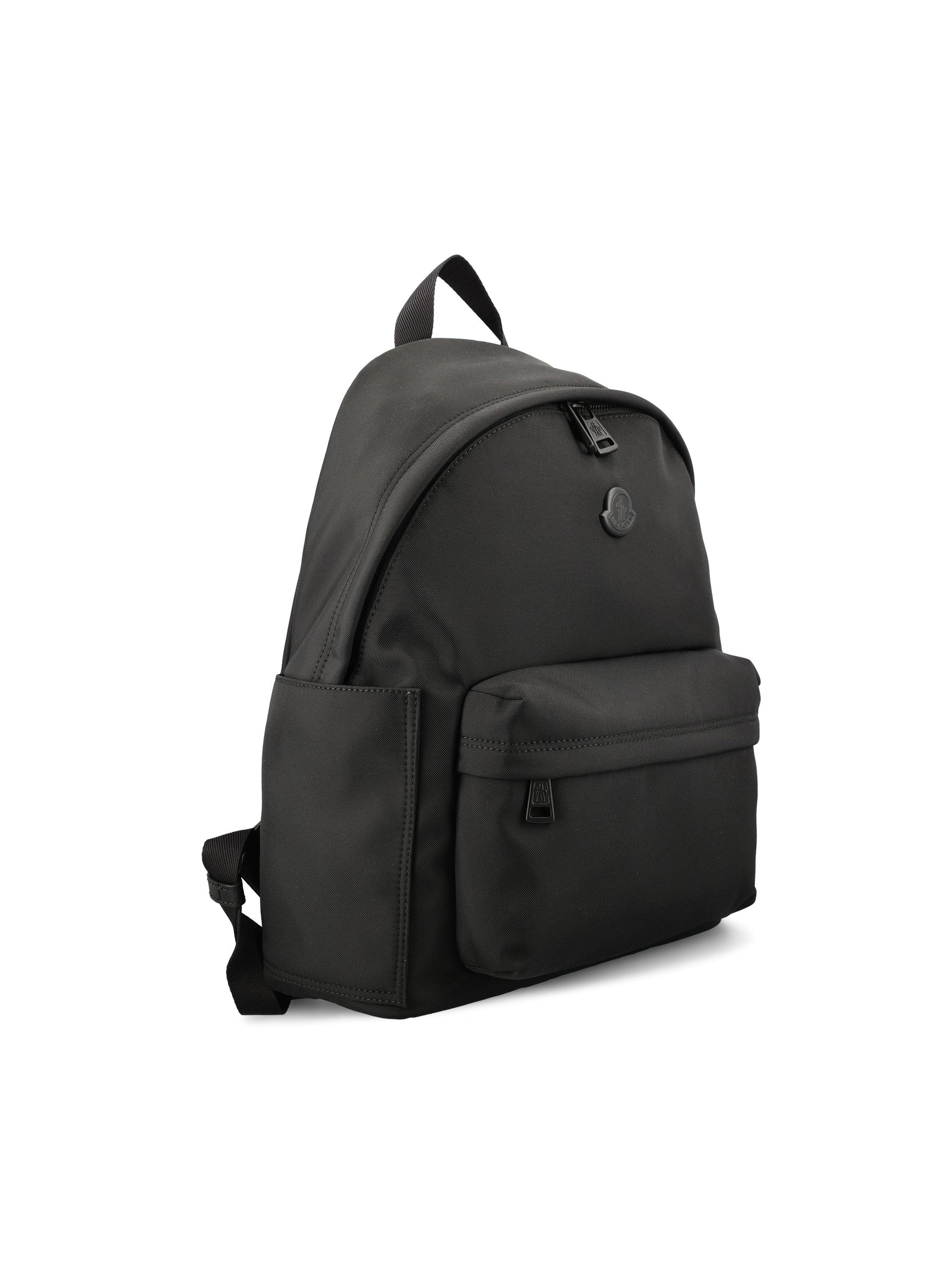 Zaino in nylon idrorepellente. M5A00009 M7755999 MONCLER 
