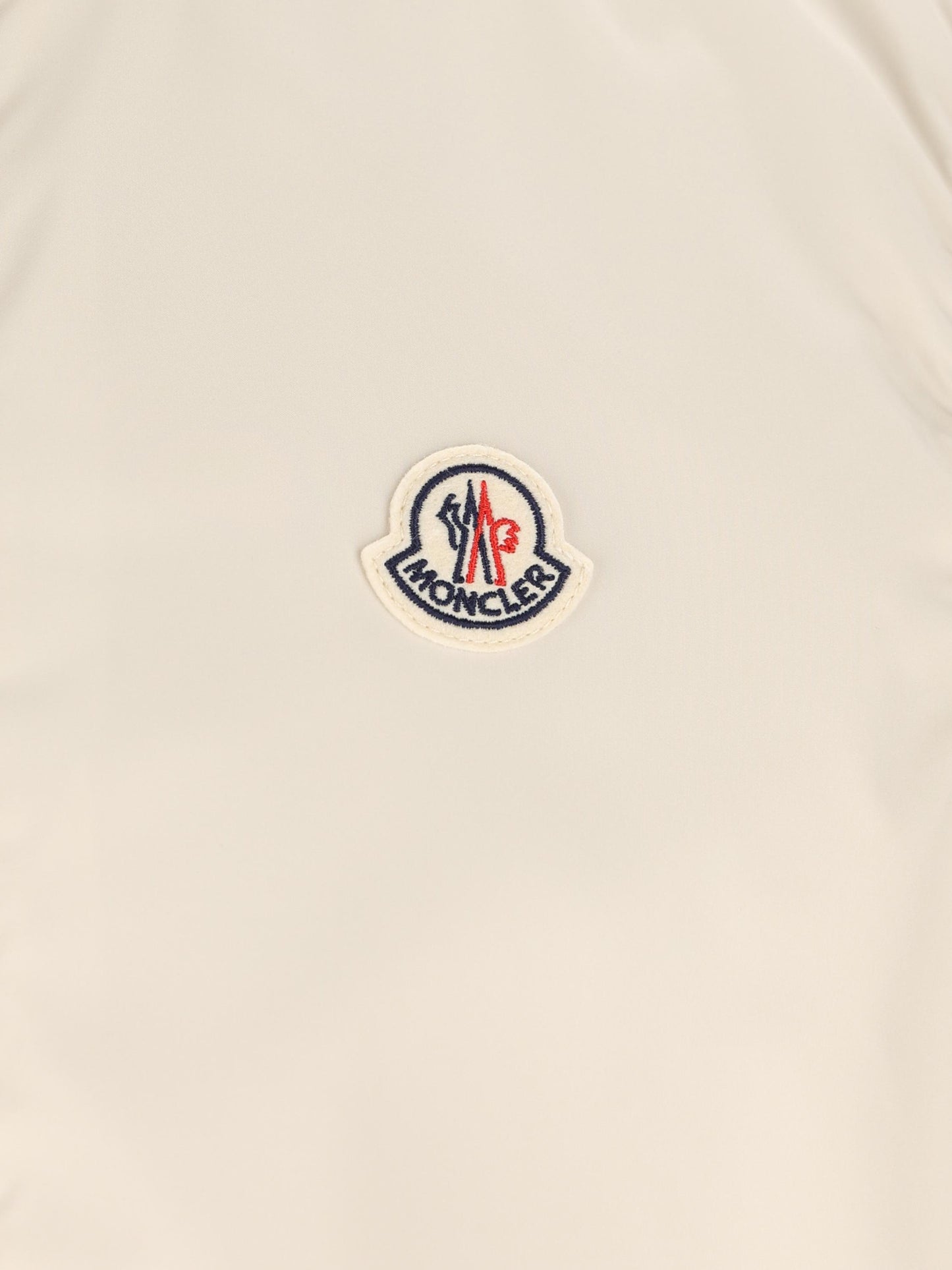 Giacca realizzata in poliestere. M1A00108 597YW20F MONCLER 