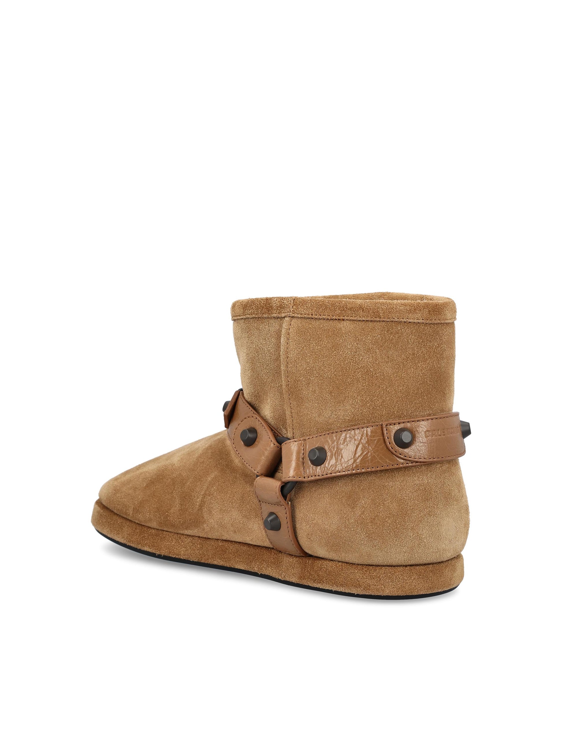 Stivali realizzati in pelle. 845895 WBFC39318 BALENCIAGA 