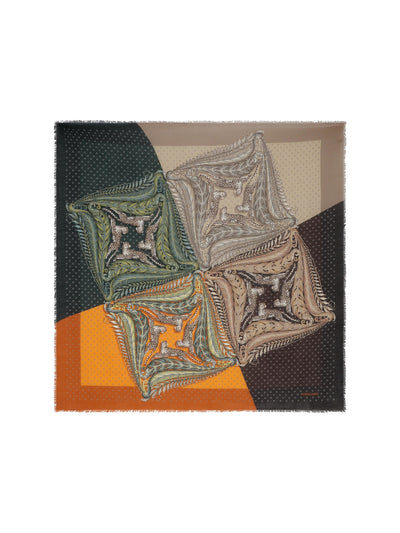 Stola realizzata in cashmere. 321155 785640002 SALVATORE FERRAGAMO 