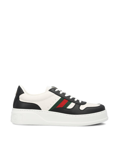 Sneakers realizzate in pelle. 848317 AAE0H1097 GUCCI 