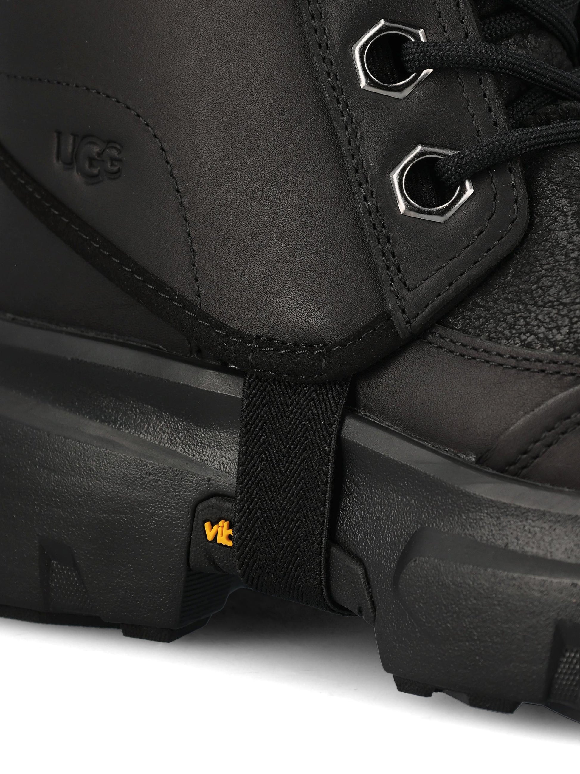 Stivali realizzati in montone. 1171351 BLK UGG 