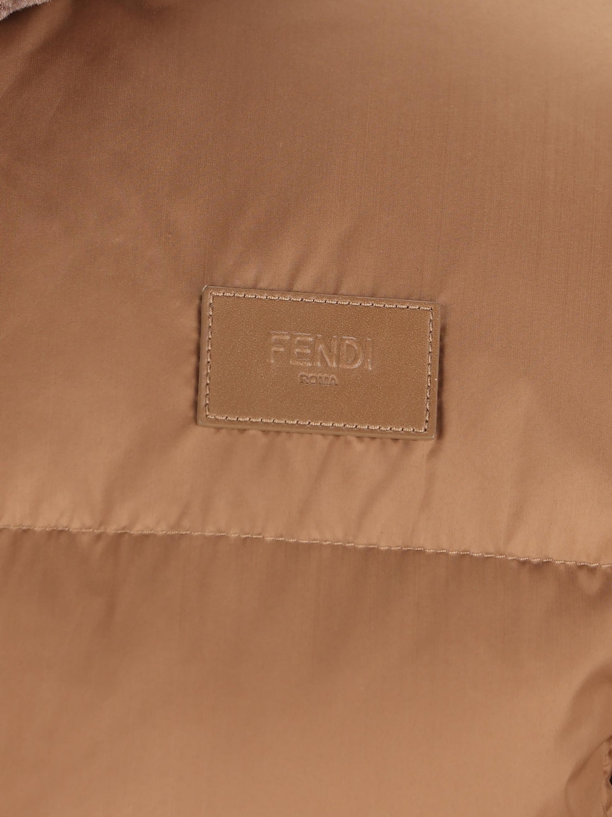 Piumino in tessuto tecnico. FAN214 AT8VF1T6O FENDI 