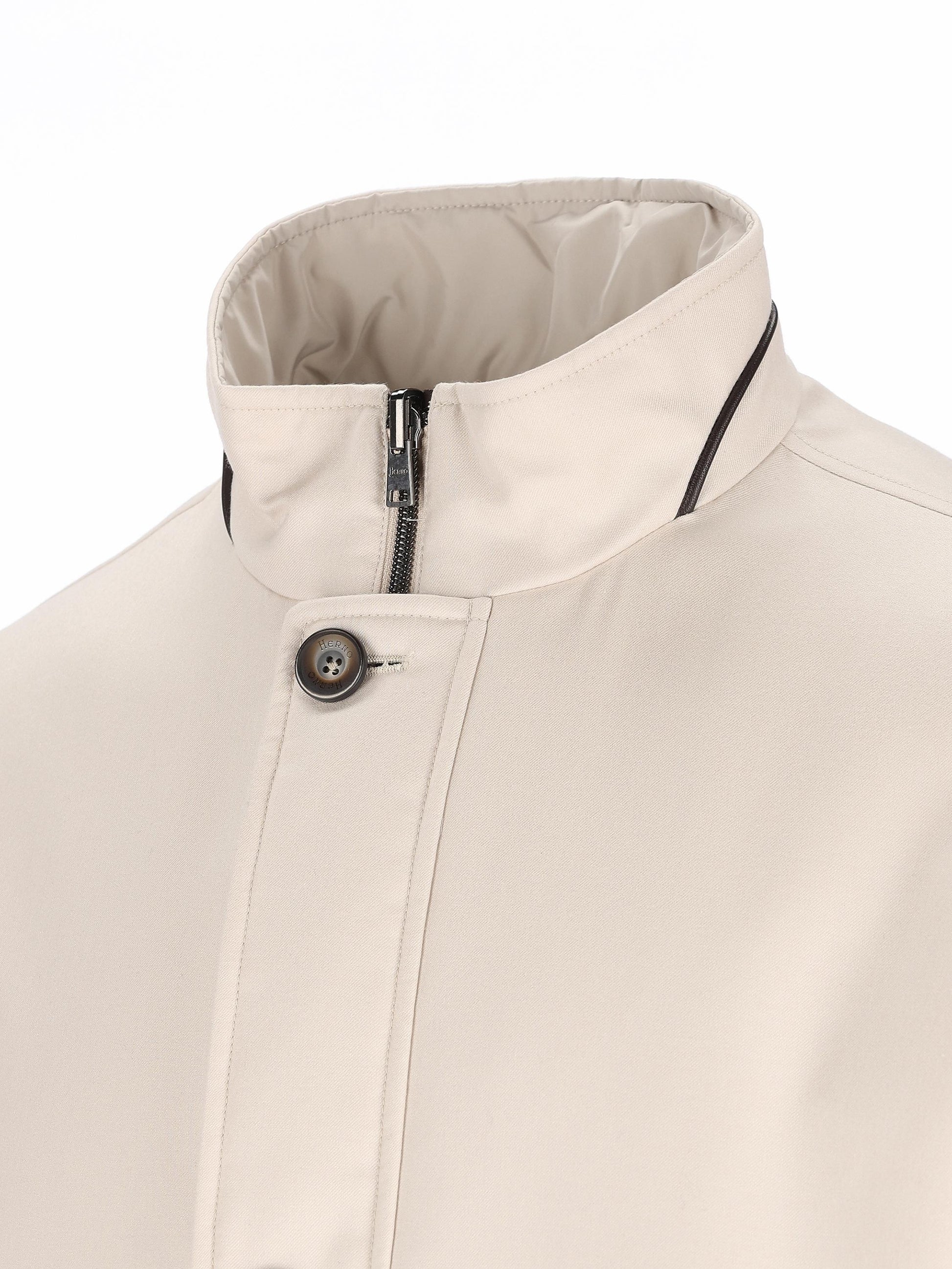 Giacca realizzata in cashmere e seta. GI000594U 381271985 HERNO 