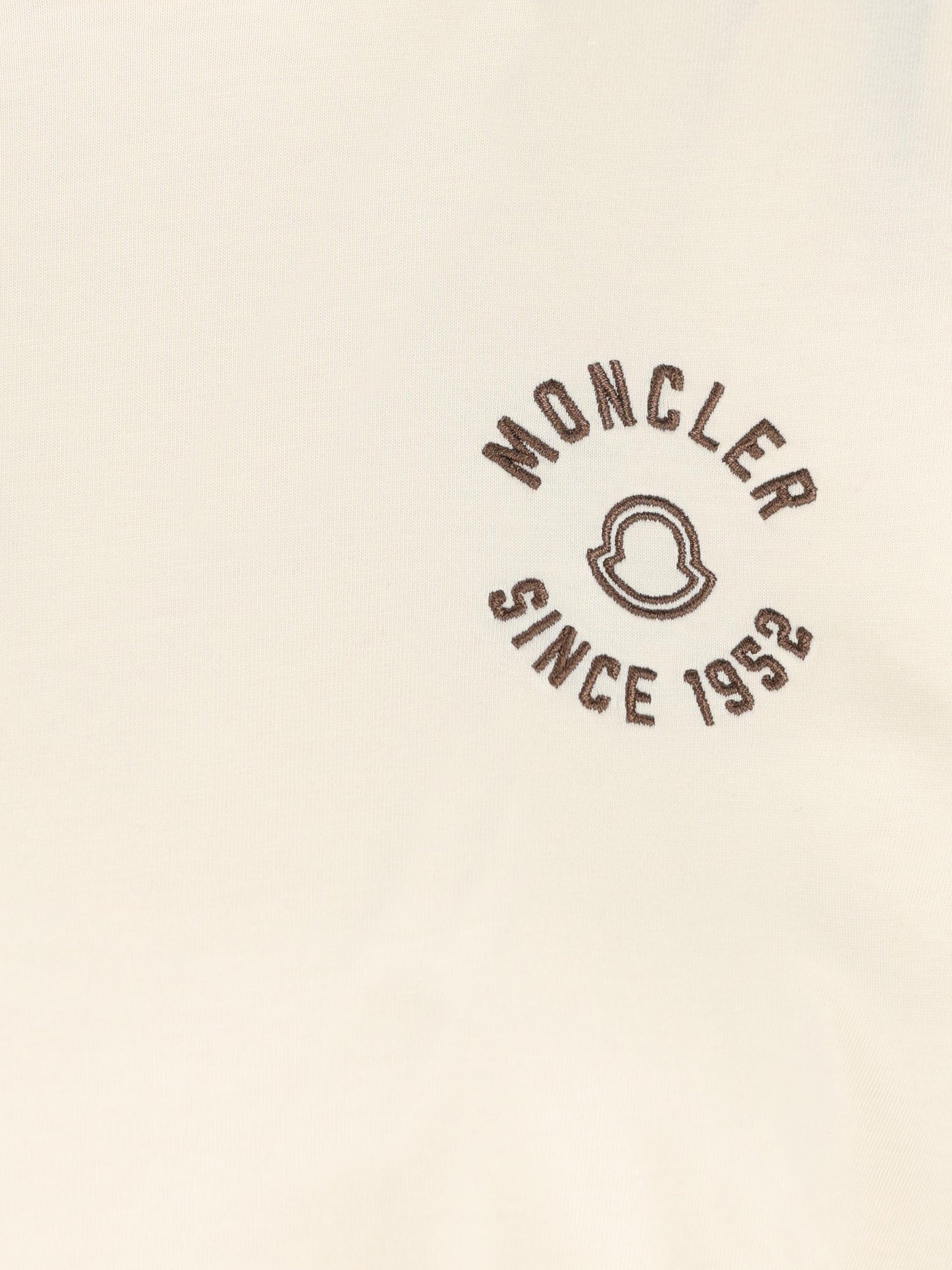 T-shirt realizzata in cotone. W8C00030 89AUO034 MONCLER 