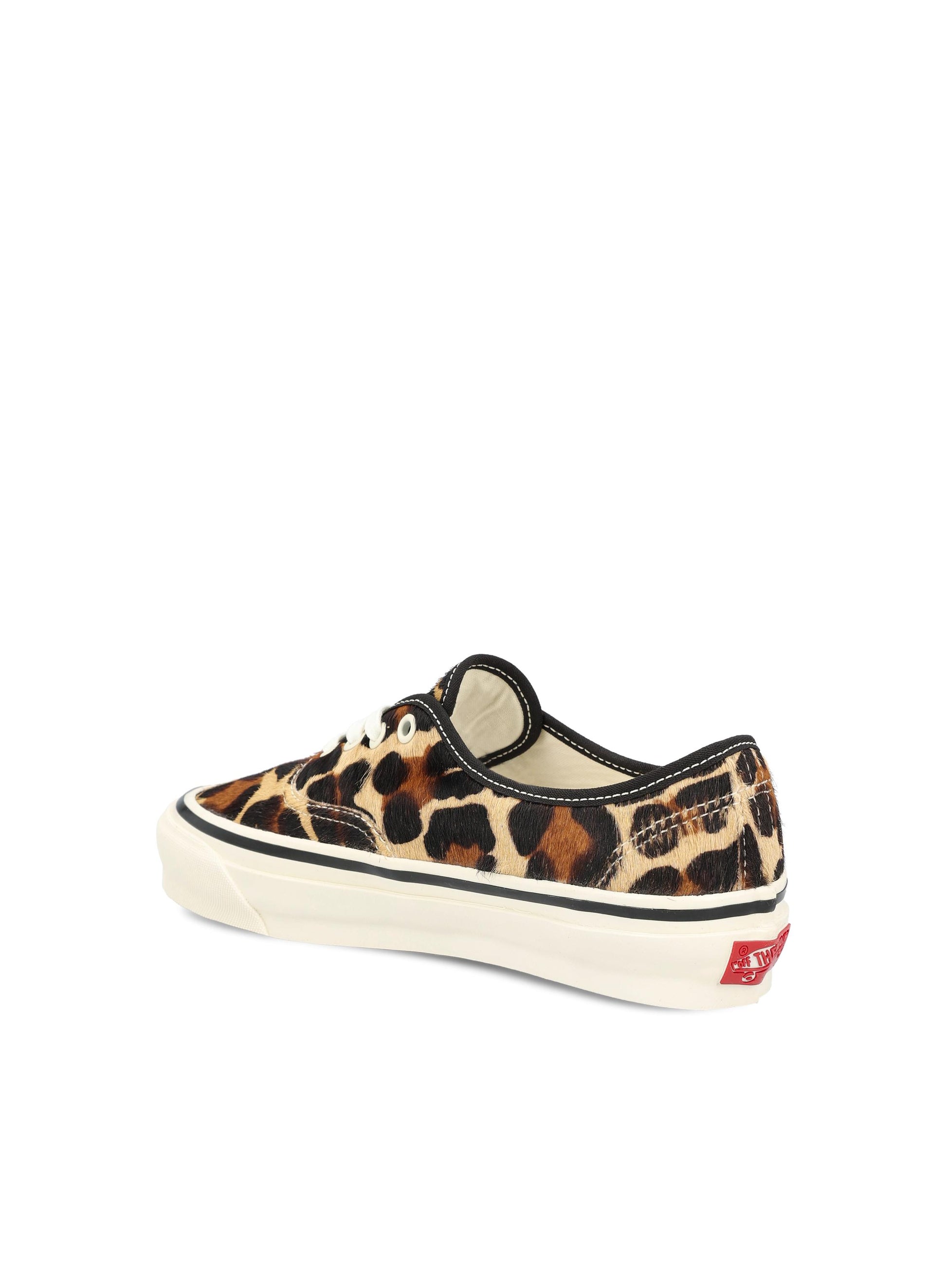 Sneakers realizzate in pelle. VN000EK4UOV1 VNUOV VANS 