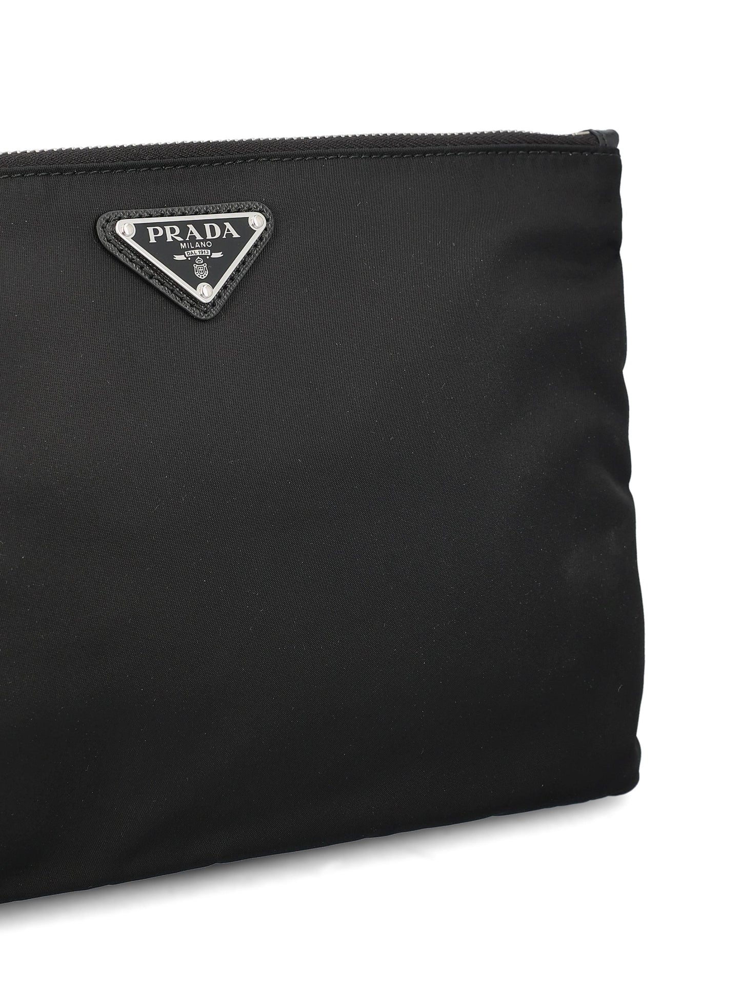 Pouch realizzata in poliammide riciclata. 2NH006 2DMHF0002 PRADA 