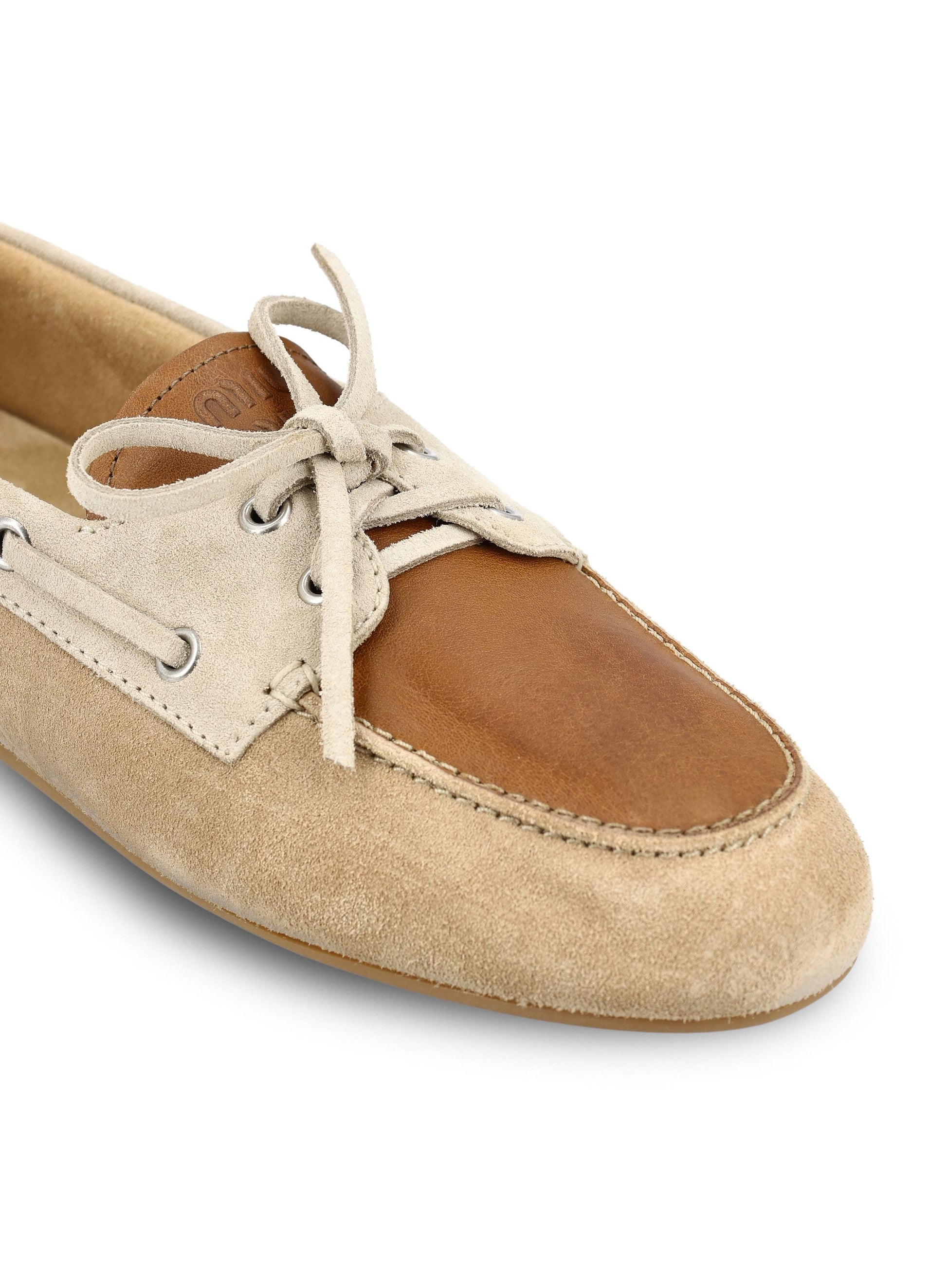 Mocassini realizzati in pelle di vitello. 5D123E 3K0FF05BS MIU MIU 