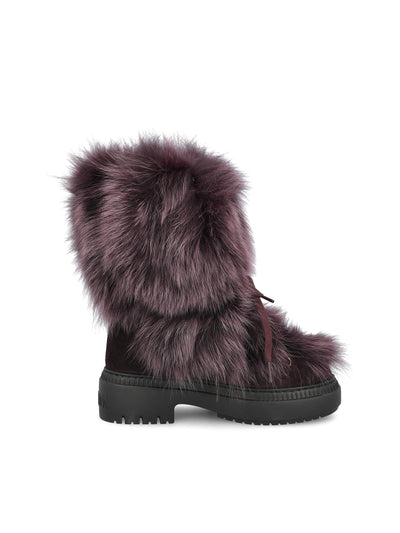 Stivali realizzati in pelle di vitello. 8T8591 AOSUF1PZP FENDI 