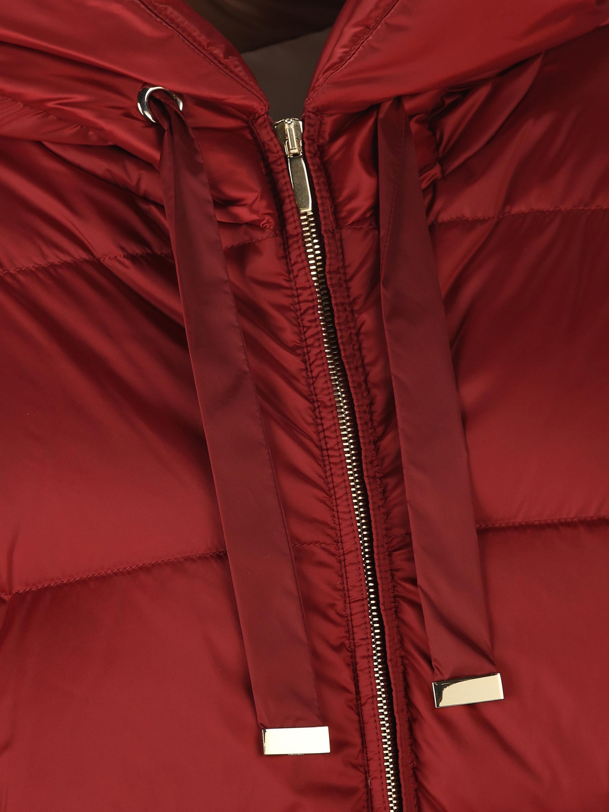 Piumino realizzato in poliestere e poliammide. 2529486155600 002 MAX MARA - THE CUBE 